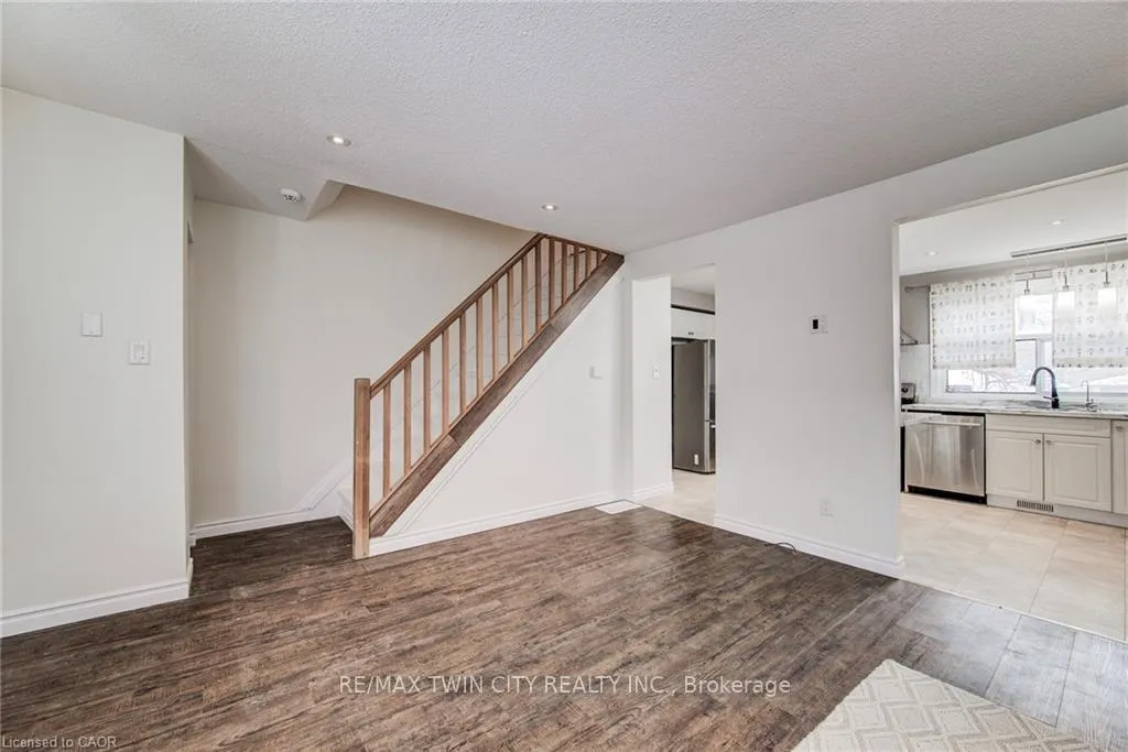 Photo 8 of Unit 15, 164 Jansen Avenue, Kitchener — HOMEH