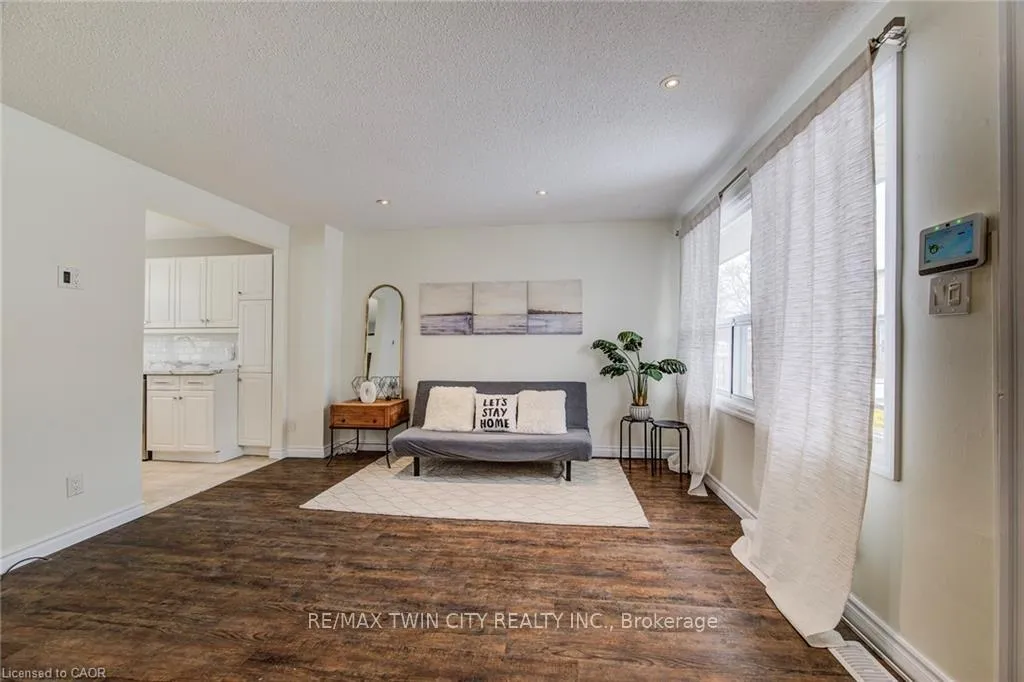 Photo 10 of Unit 15, 164 Jansen Avenue, Kitchener — HOMEH