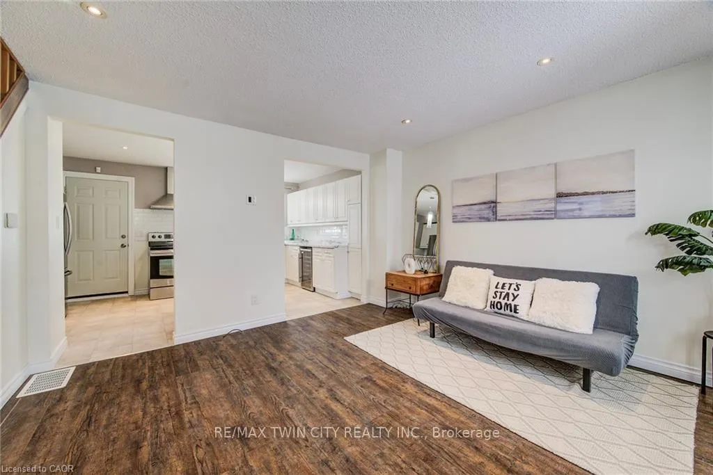 Photo 11 of Unit 15, 164 Jansen Avenue, Kitchener — HOMEH