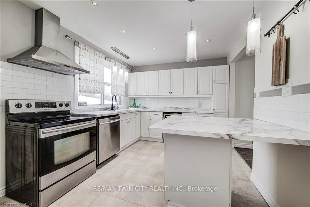 Photo 15 of Unit 15, 164 Jansen Avenue, Kitchener — HOMEH