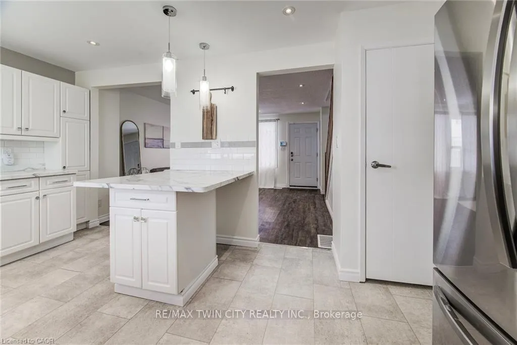 Photo 19 of Unit 15, 164 Jansen Avenue, Kitchener — HOMEH