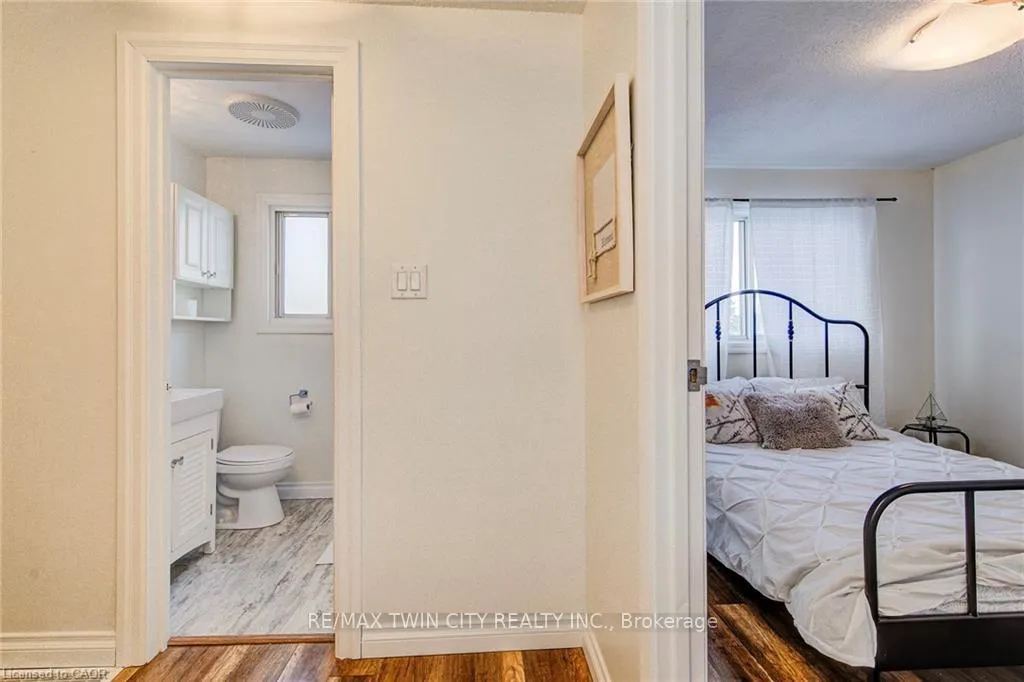Photo 21 of Unit 15, 164 Jansen Avenue, Kitchener — HOMEH