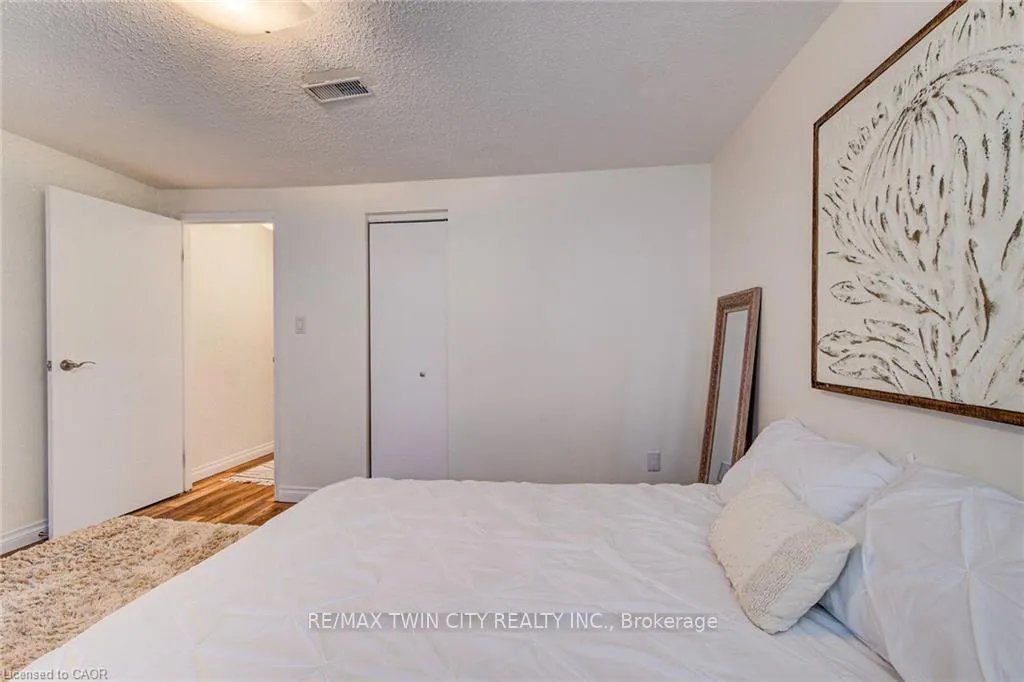 Photo 23 of Unit 15, 164 Jansen Avenue, Kitchener — HOMEH