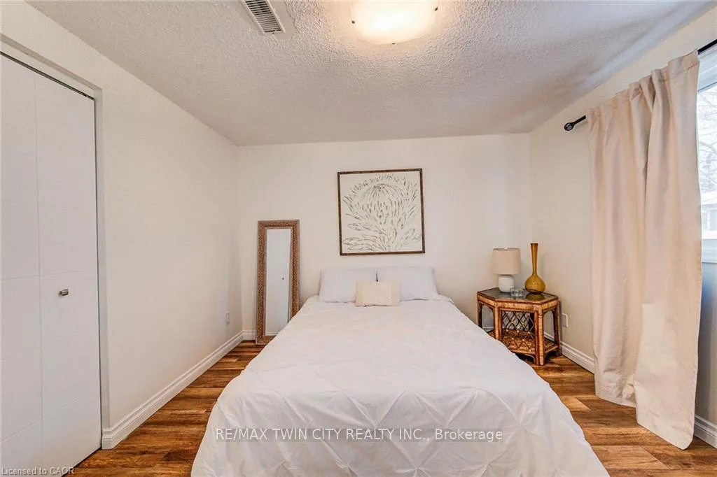 Photo 25 of Unit 15, 164 Jansen Avenue, Kitchener — HOMEH