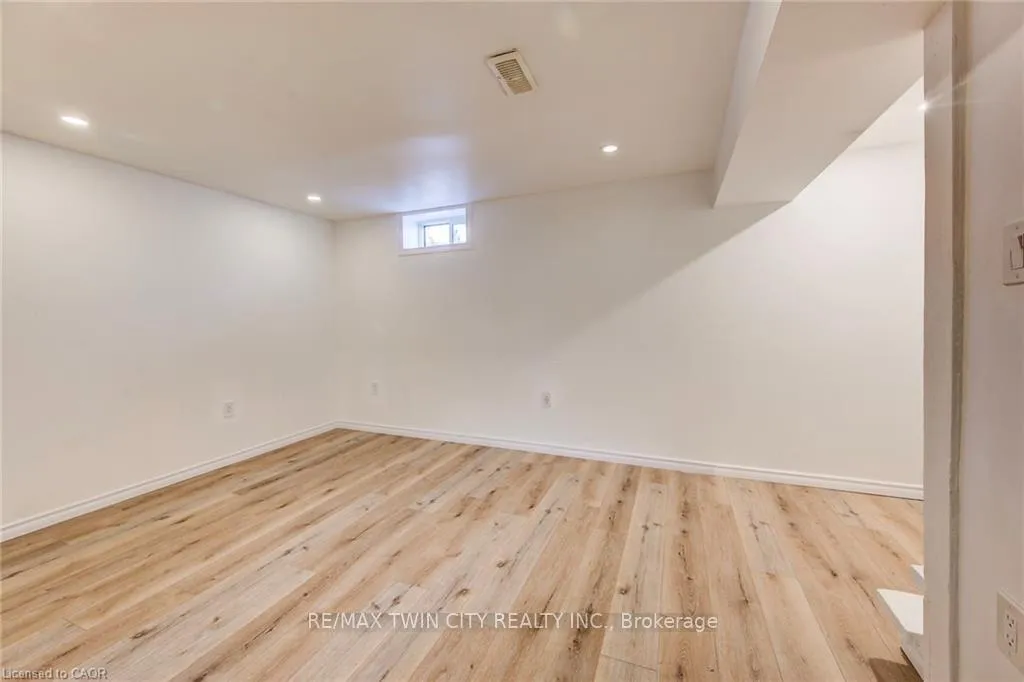 Photo 29 of Unit 15, 164 Jansen Avenue, Kitchener — HOMEH