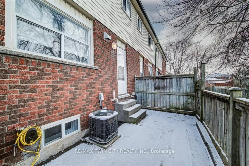 Photo 34 of Unit 15, 164 Jansen Avenue, Kitchener — HOMEH