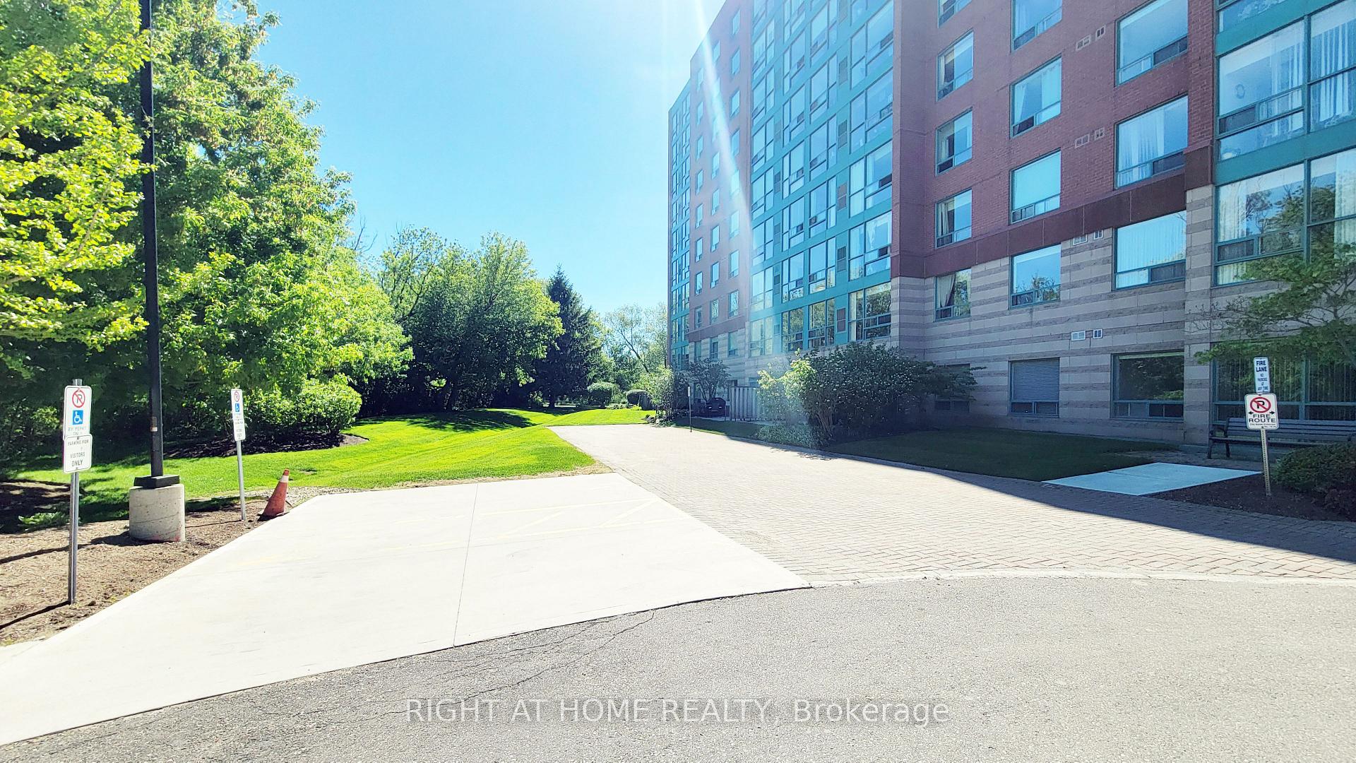 Photo 3 of Unit 302, 55 Blue Springs Drive, Waterloo, Colonial Acres — HOMEH