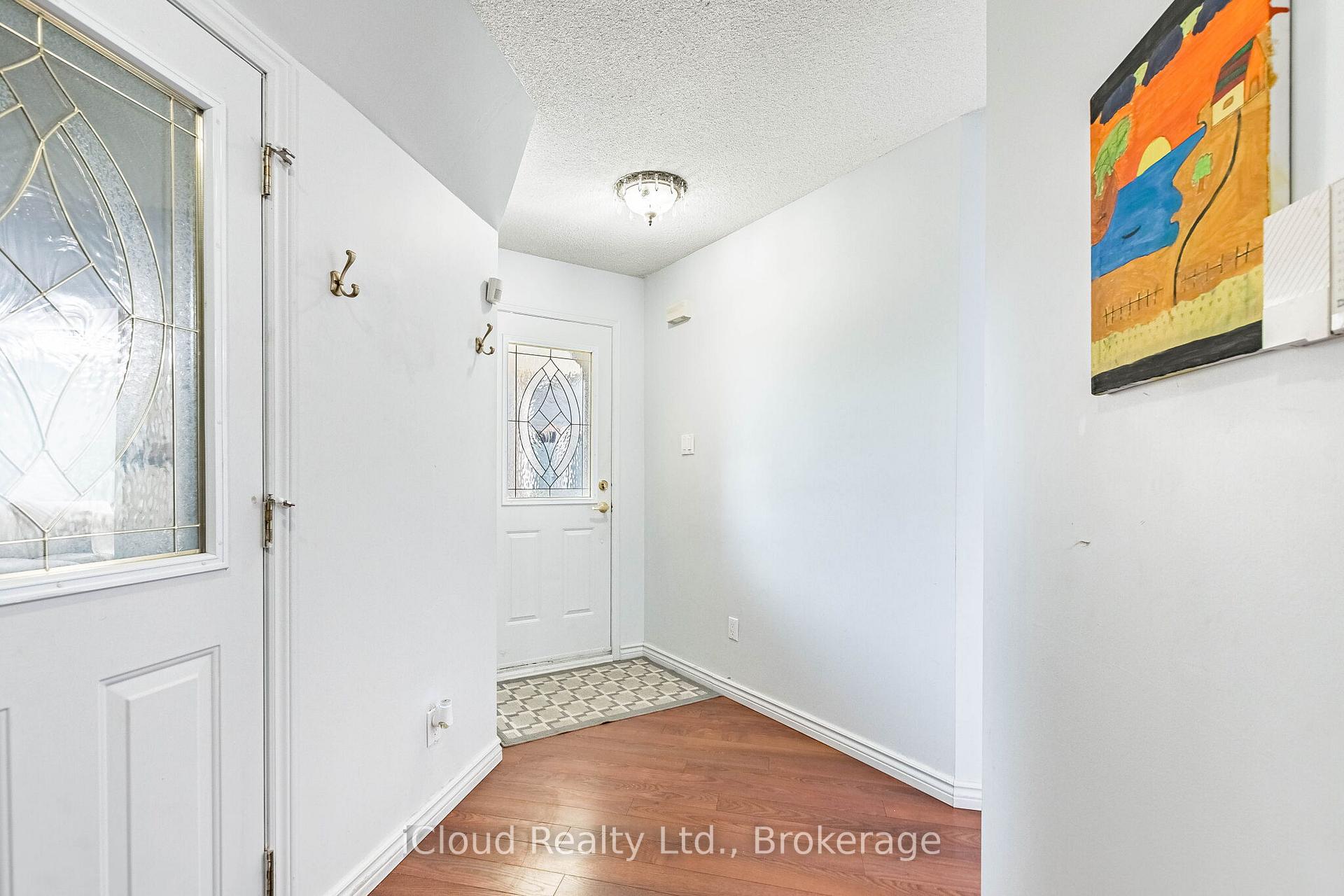Photo 4 of 52 Buttercup Lane, Brampton, Sandringham-Wellington — HOMEH