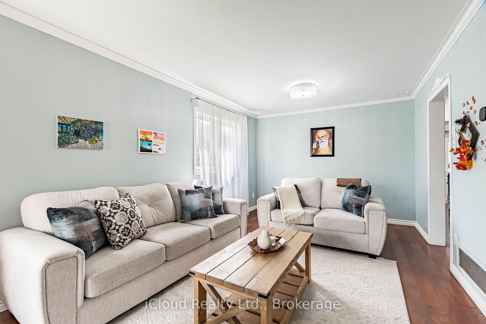 Photo 5 of 52 Buttercup Lane, Brampton, Sandringham-Wellington — HOMEH
