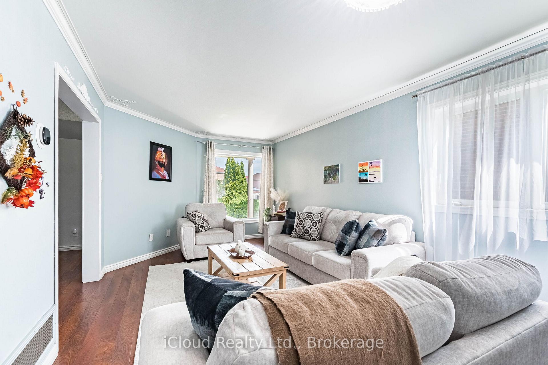 Photo 9 of 52 Buttercup Lane, Brampton, Sandringham-Wellington — HOMEH