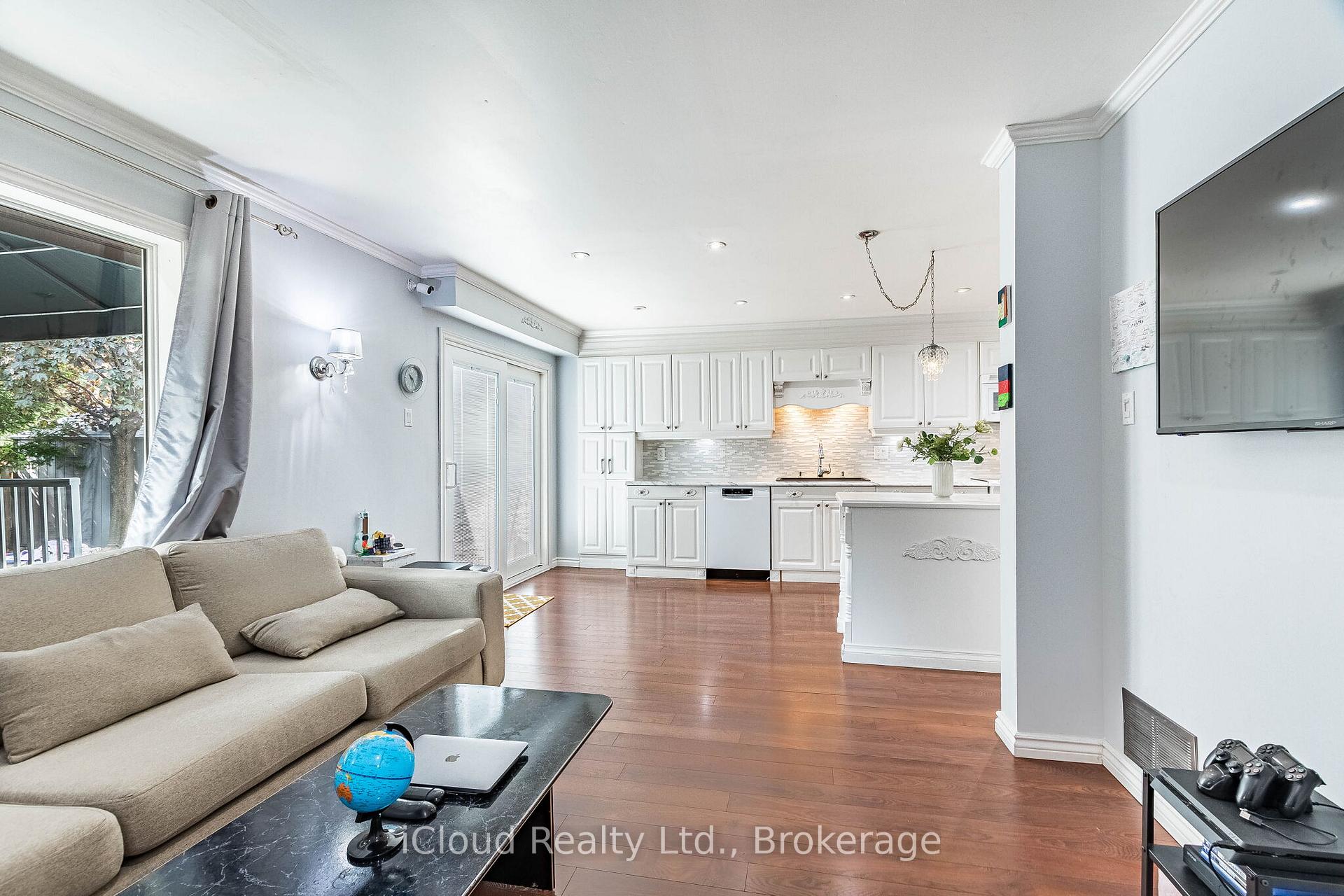 Photo 13 of 52 Buttercup Lane, Brampton, Sandringham-Wellington — HOMEH