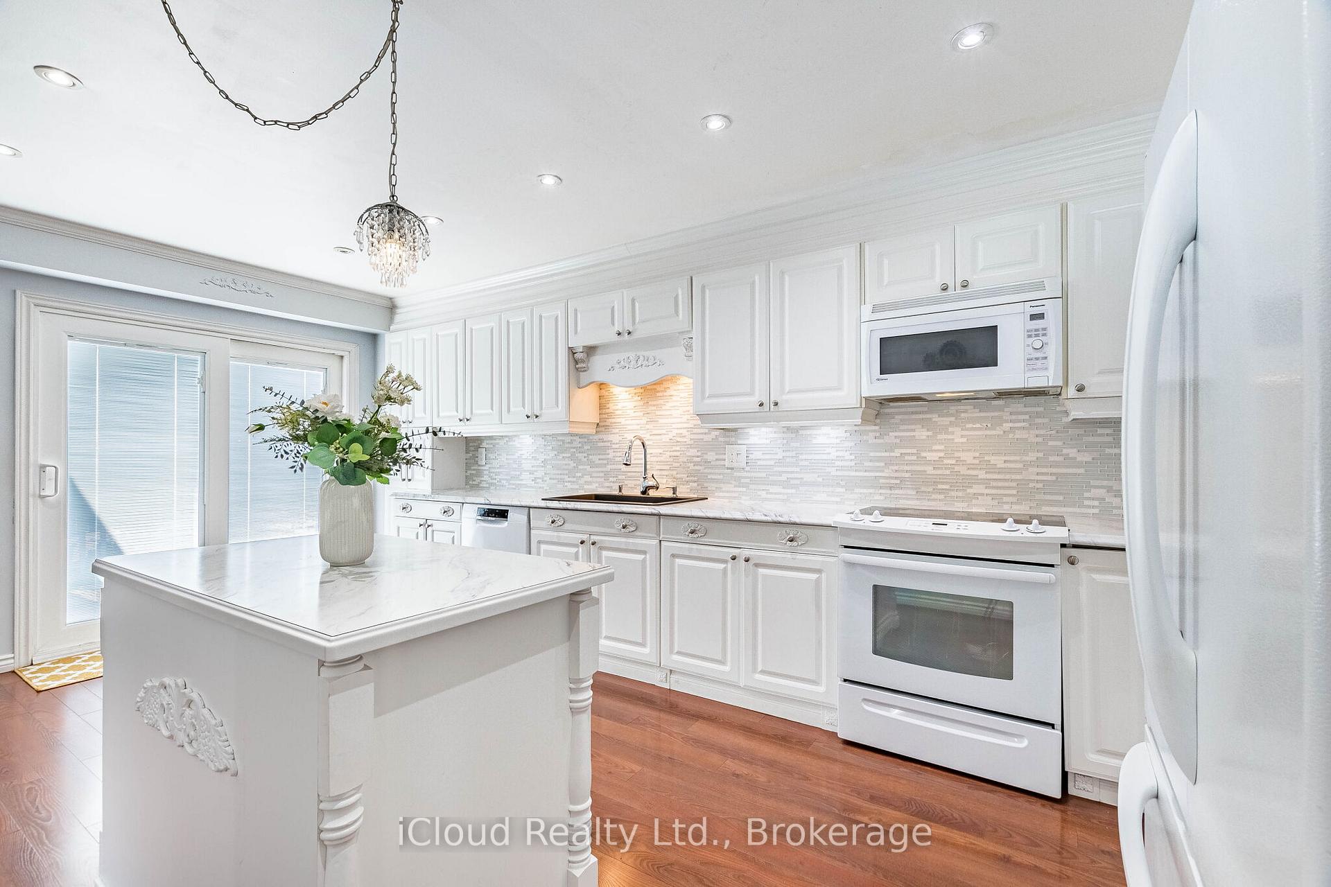 Photo 14 of 52 Buttercup Lane, Brampton, Sandringham-Wellington — HOMEH