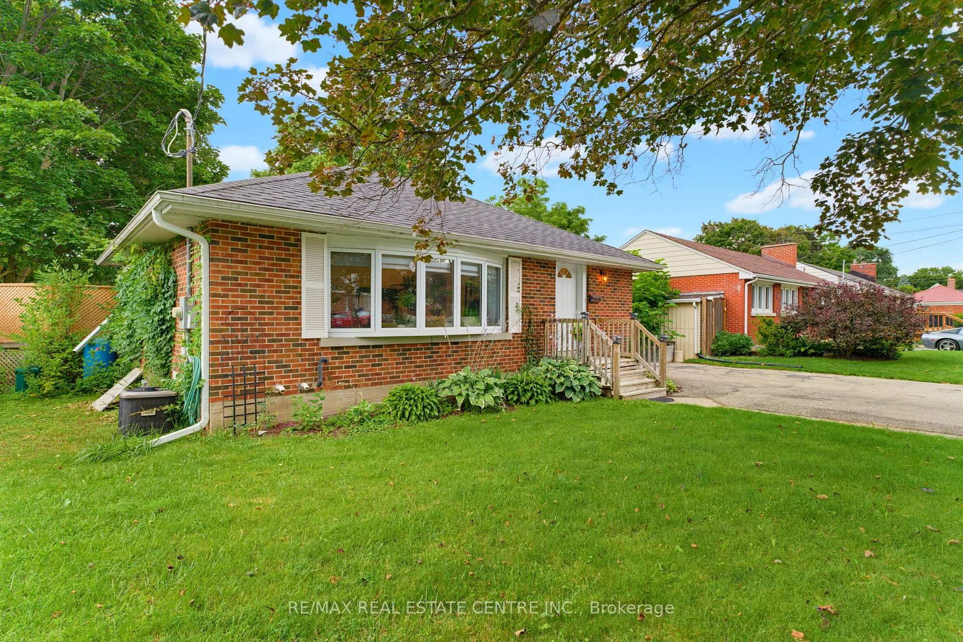 Photo 8 of 66 Scrimger Avenue, Cambridge, Christopher-Champlain — HOMEH