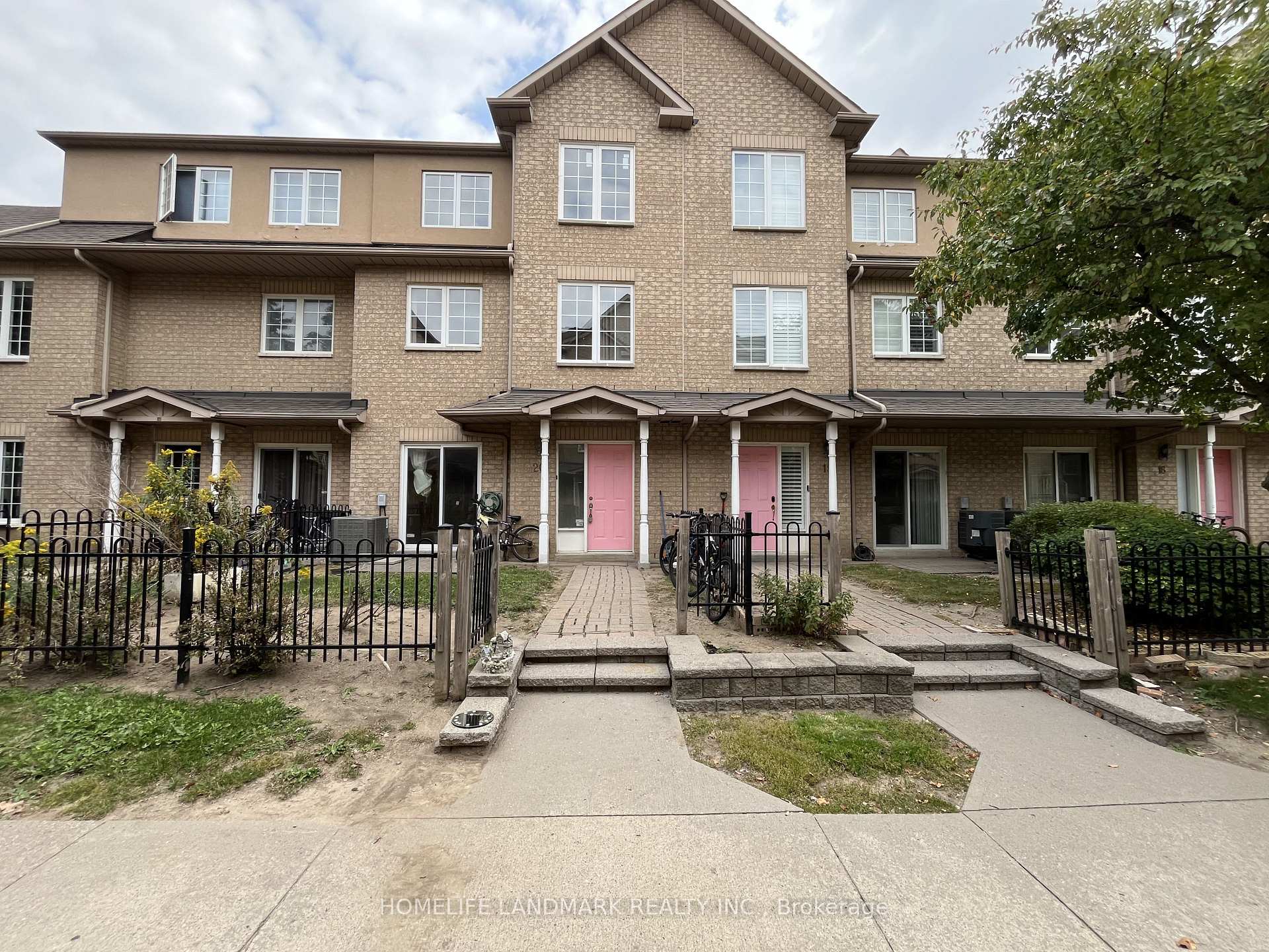 Photo 2 of Unit 20, 8 Cox Boulevard, Markham, Unionville — HOMEH