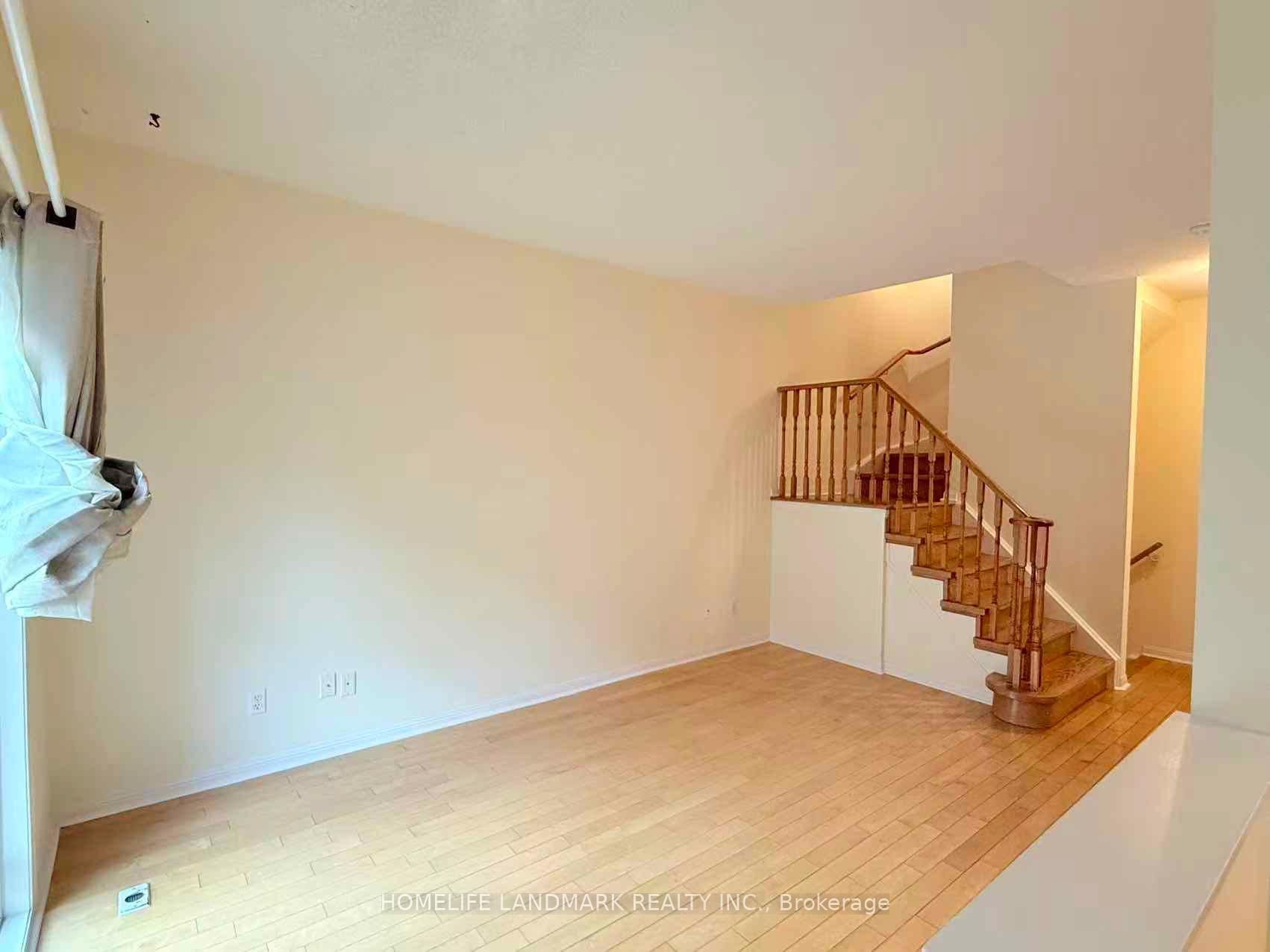 Photo 3 of Unit 20, 8 Cox Boulevard, Markham, Unionville — HOMEH