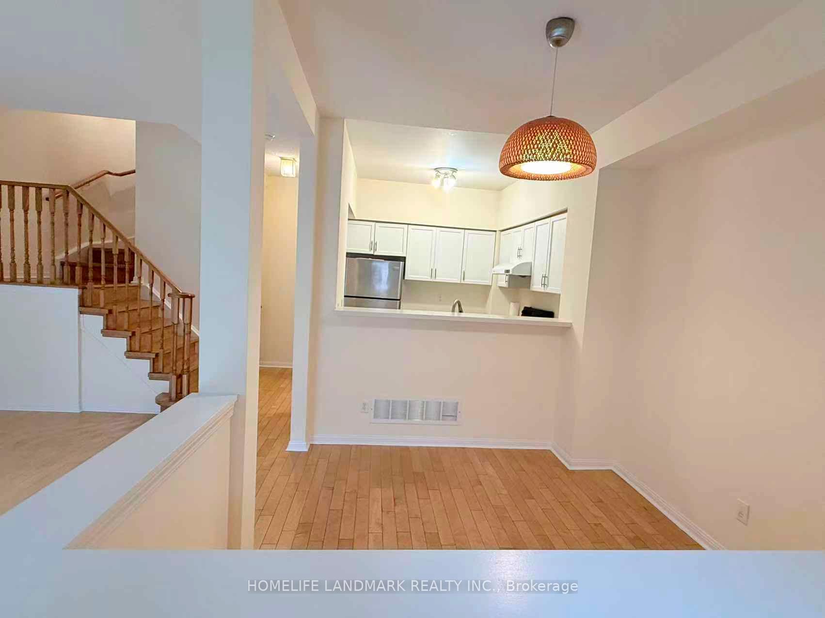 Photo 4 of Unit 20, 8 Cox Boulevard, Markham, Unionville — HOMEH