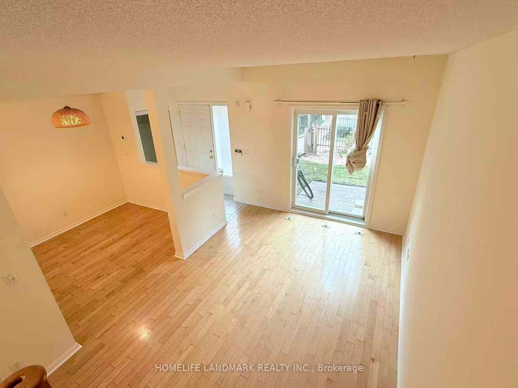 Photo 6 of Unit 20, 8 Cox Boulevard, Markham, Unionville — HOMEH