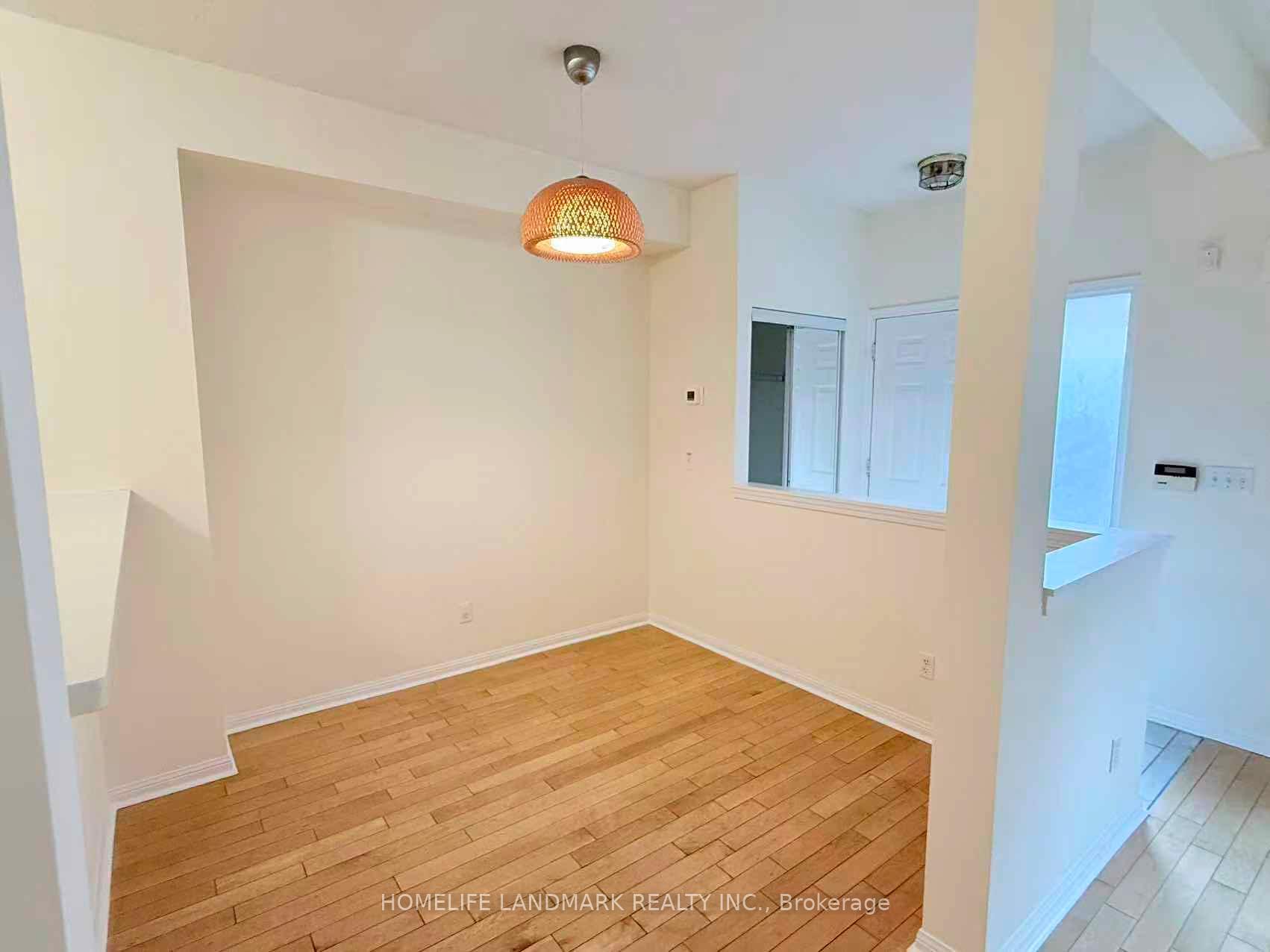 Photo 13 of Unit 20, 8 Cox Boulevard, Markham, Unionville — HOMEH