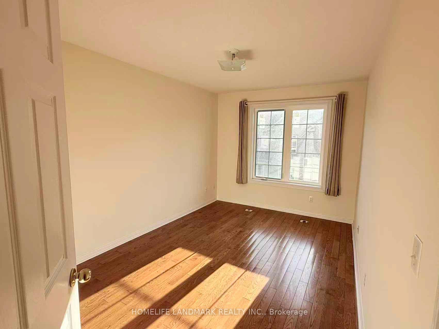 Photo 14 of Unit 20, 8 Cox Boulevard, Markham, Unionville — HOMEH