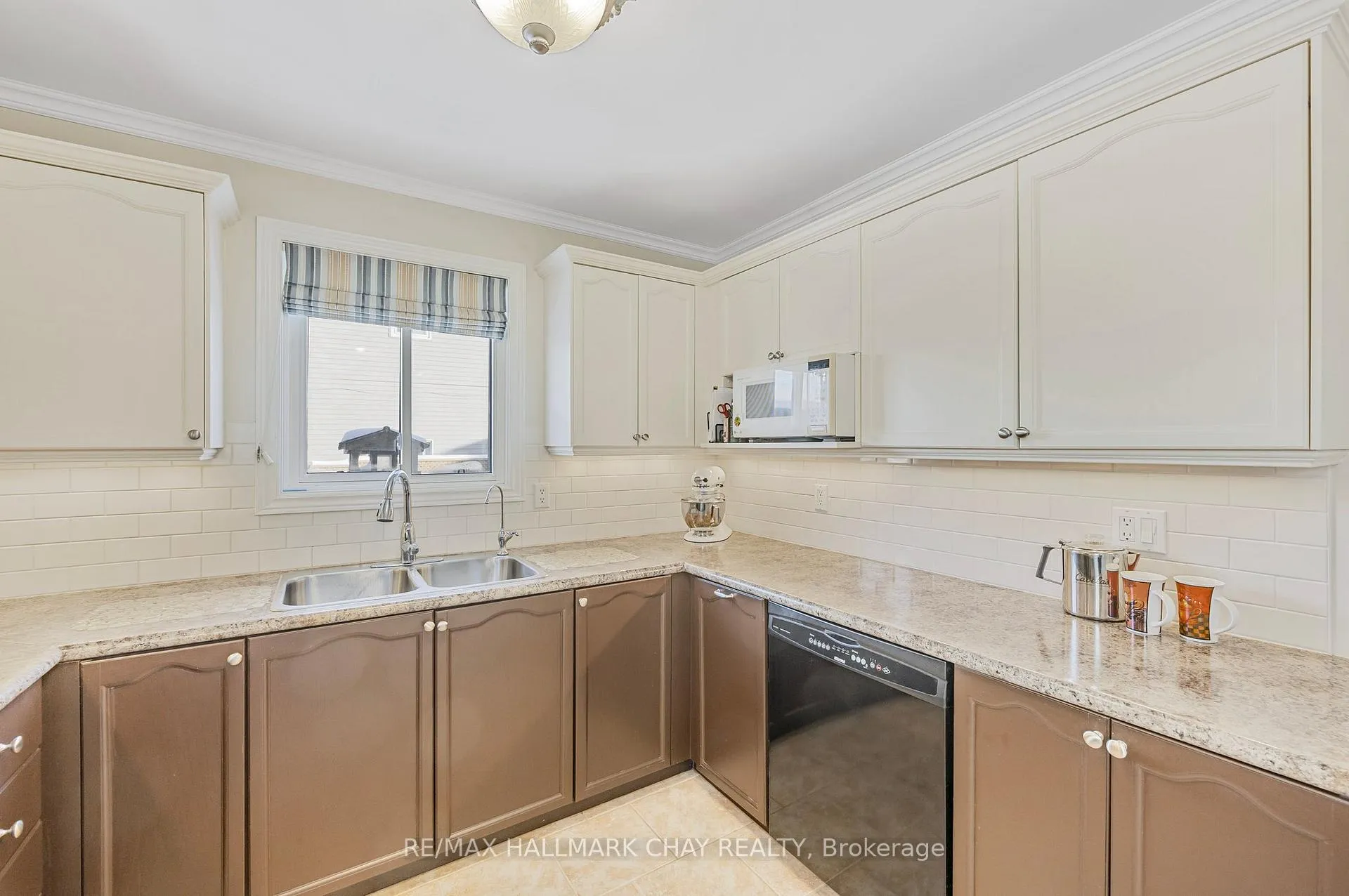 Photo 10 of 4 Hopkins Road, Barrie, Grove East — HOMEH