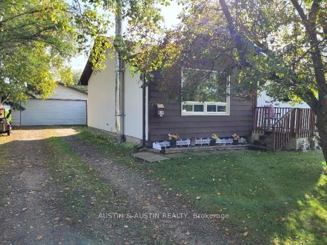 Photo 3 of 8 Schmidt Crescent, Dryden, Milestone — HOMEH