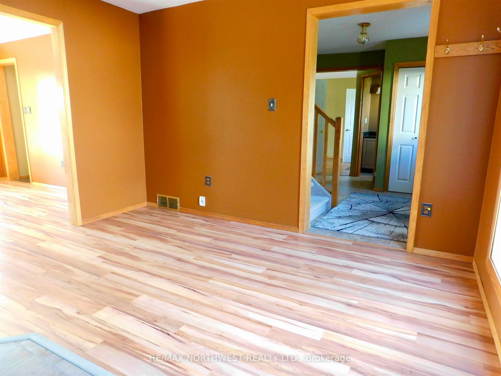 Photo 8 of 46 Bearpaw Drive, Kenora Remote Area, Dinorwic — HOMEH