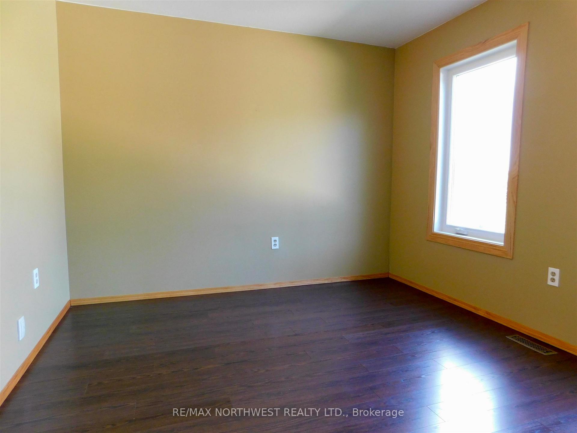 Photo 20 of 46 Bearpaw Drive, Kenora Remote Area, Dinorwic — HOMEH