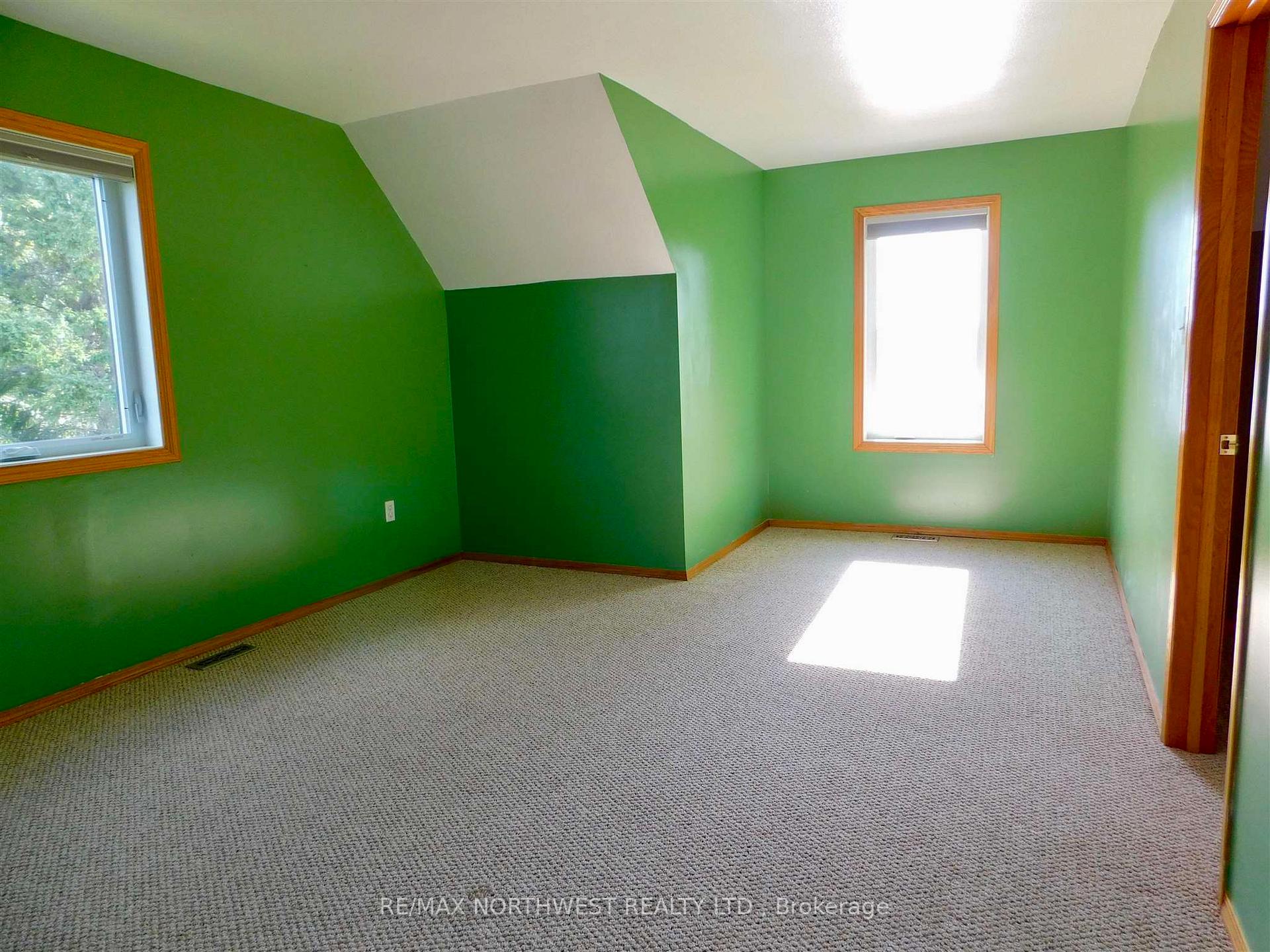 Photo 24 of 46 Bearpaw Drive, Kenora Remote Area, Dinorwic — HOMEH