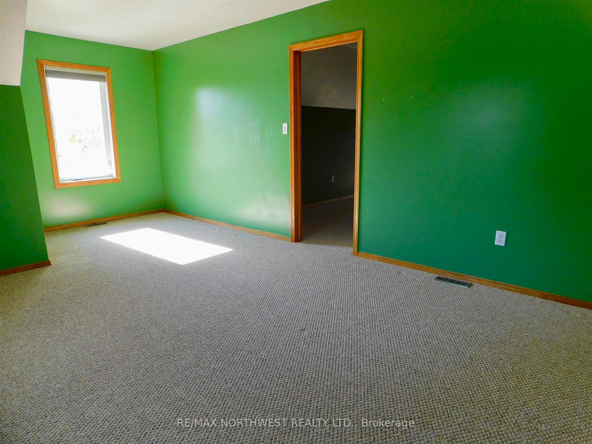 Photo 25 of 46 Bearpaw Drive, Kenora Remote Area, Dinorwic — HOMEH