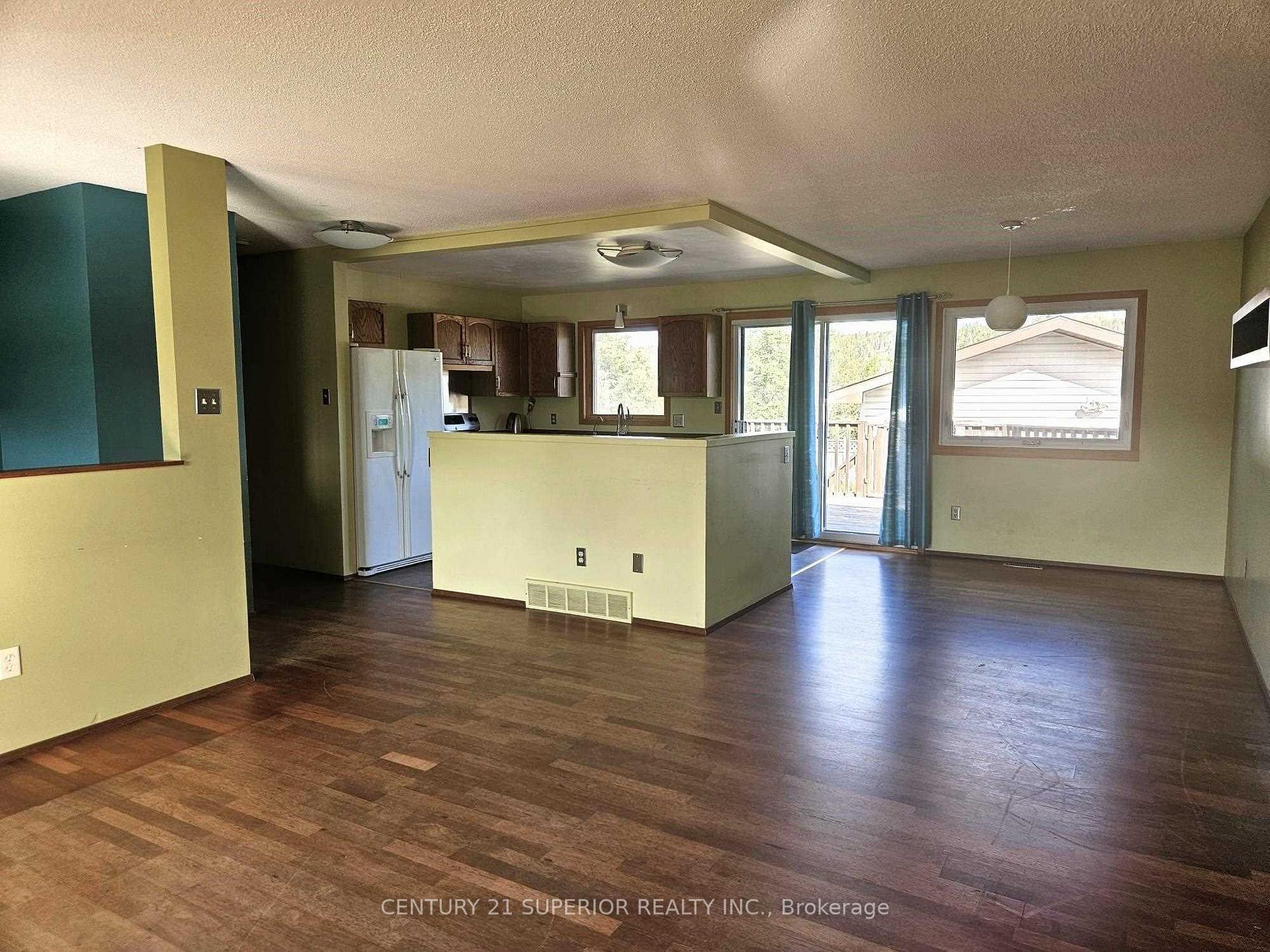 Photo 7 of 33 Godfrey Drive E, Marathon — HOMEH
