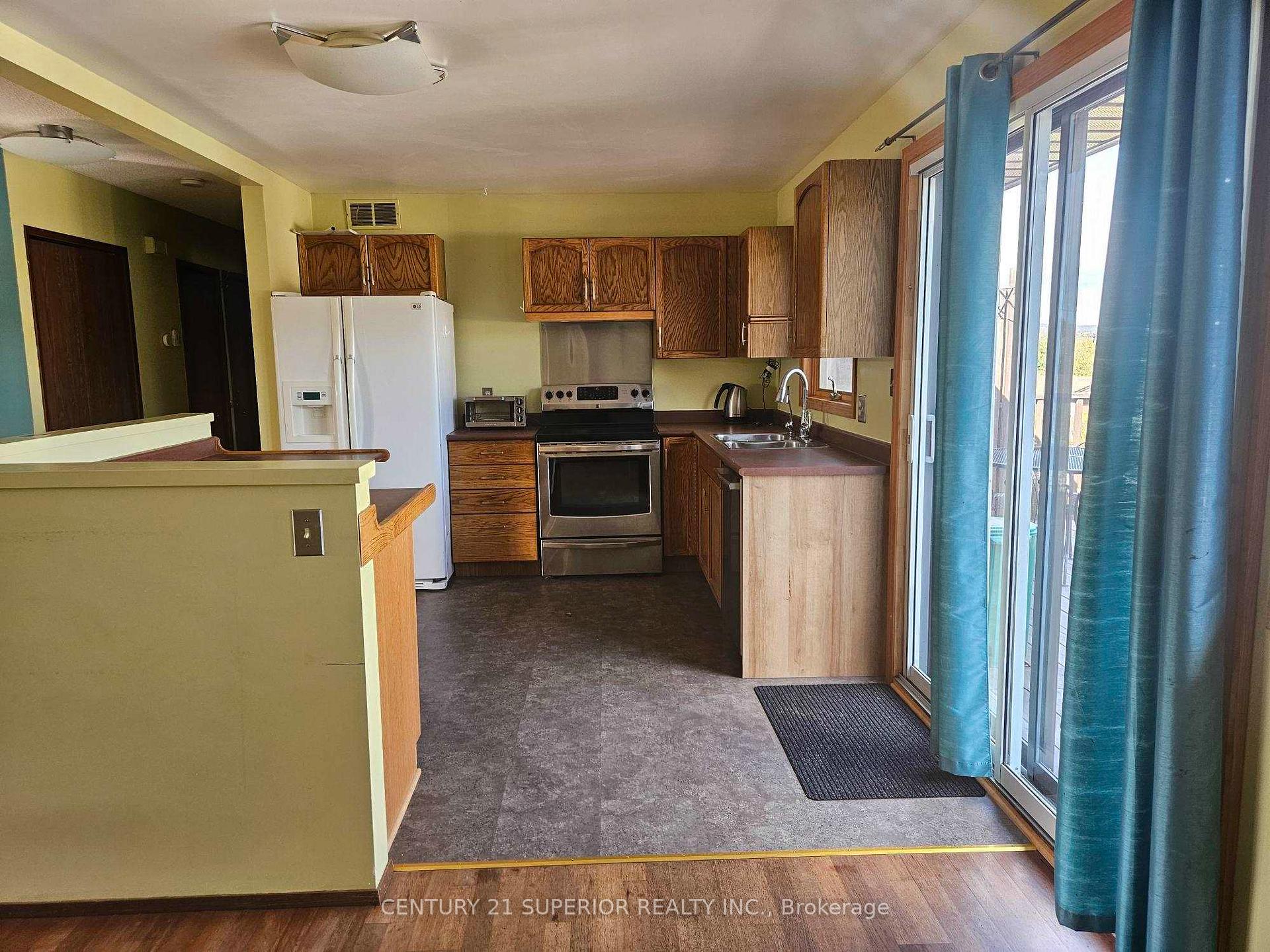 Photo 9 of 33 Godfrey Drive E, Marathon — HOMEH