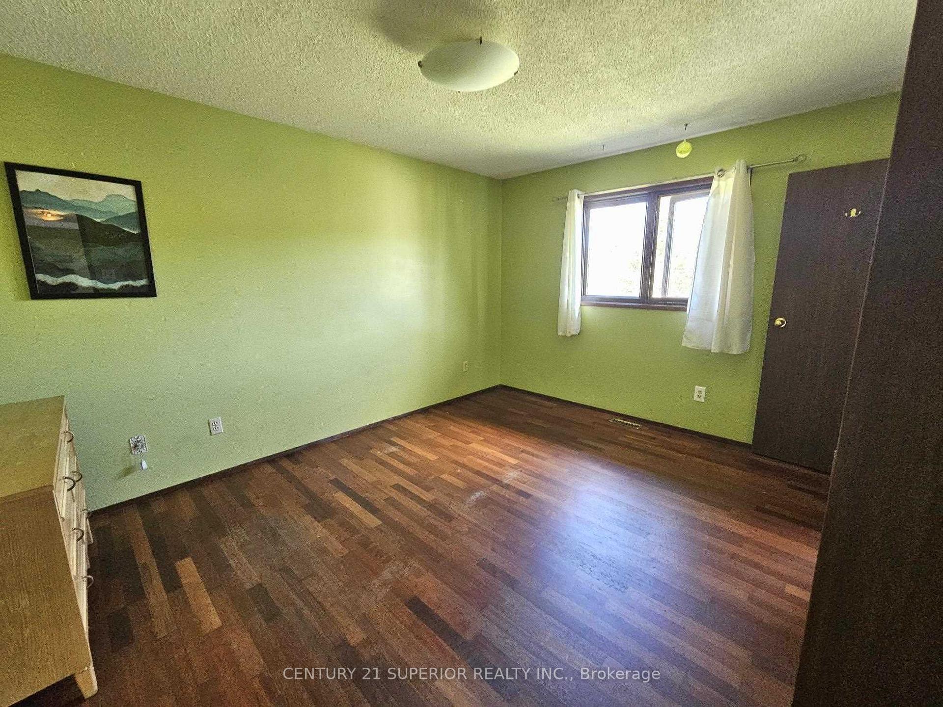 Photo 11 of 33 Godfrey Drive E, Marathon — HOMEH