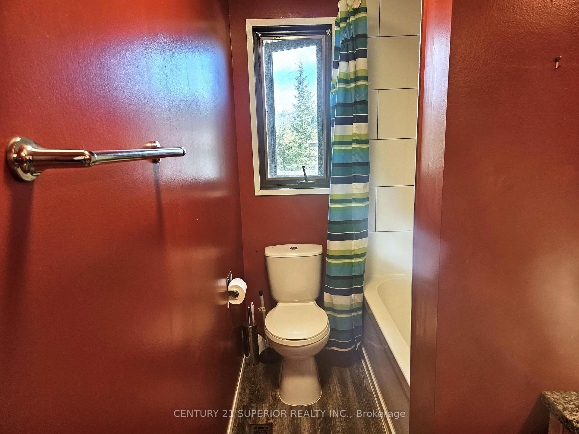 Photo 14 of 33 Godfrey Drive E, Marathon — HOMEH