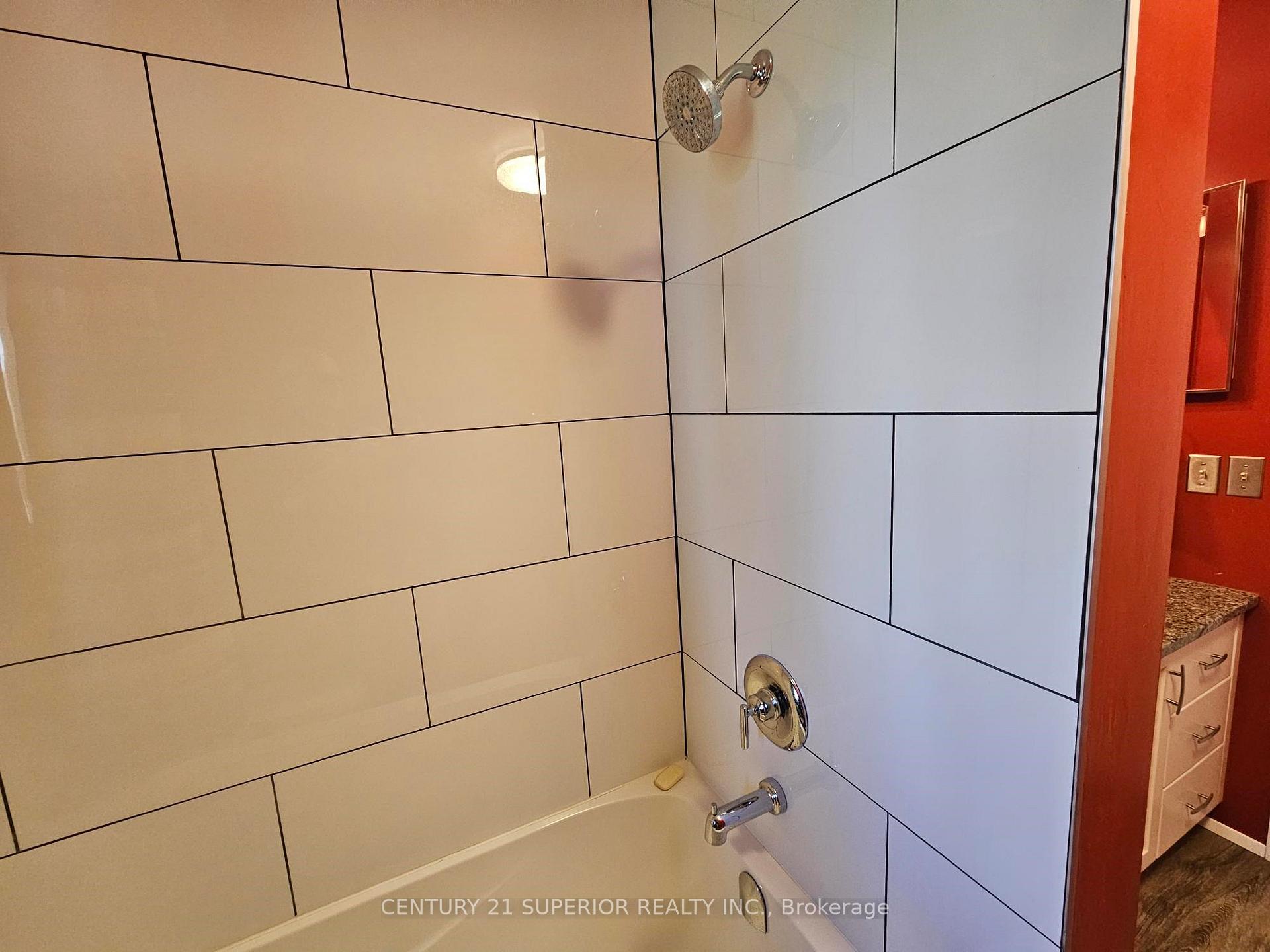 Photo 16 of 33 Godfrey Drive E, Marathon — HOMEH