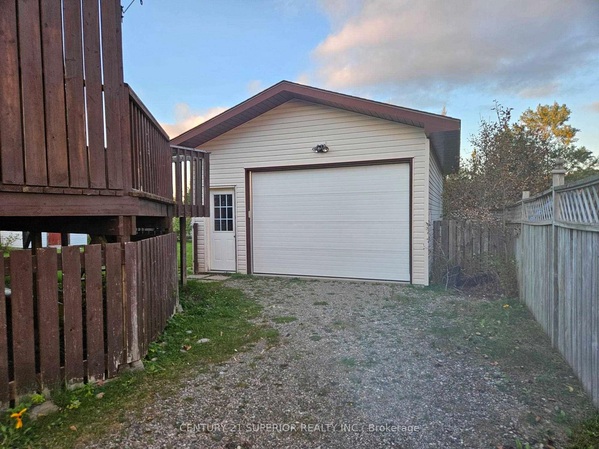 Photo 46 of 33 Godfrey Drive E, Marathon — HOMEH
