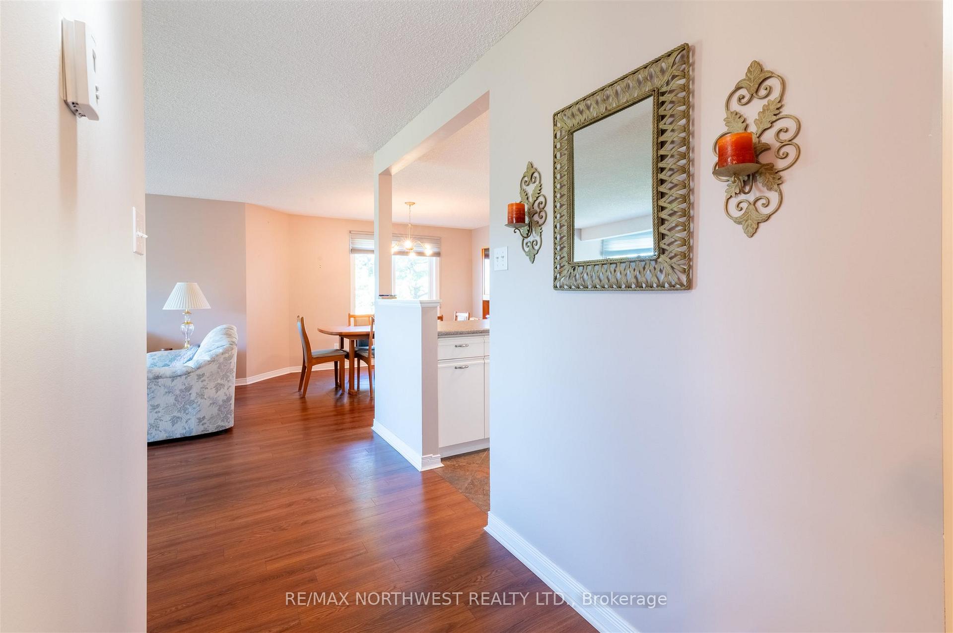 Photo 6 of Unit 302, 471 Lakeview Drive, Kenora, Norman — HOMEH