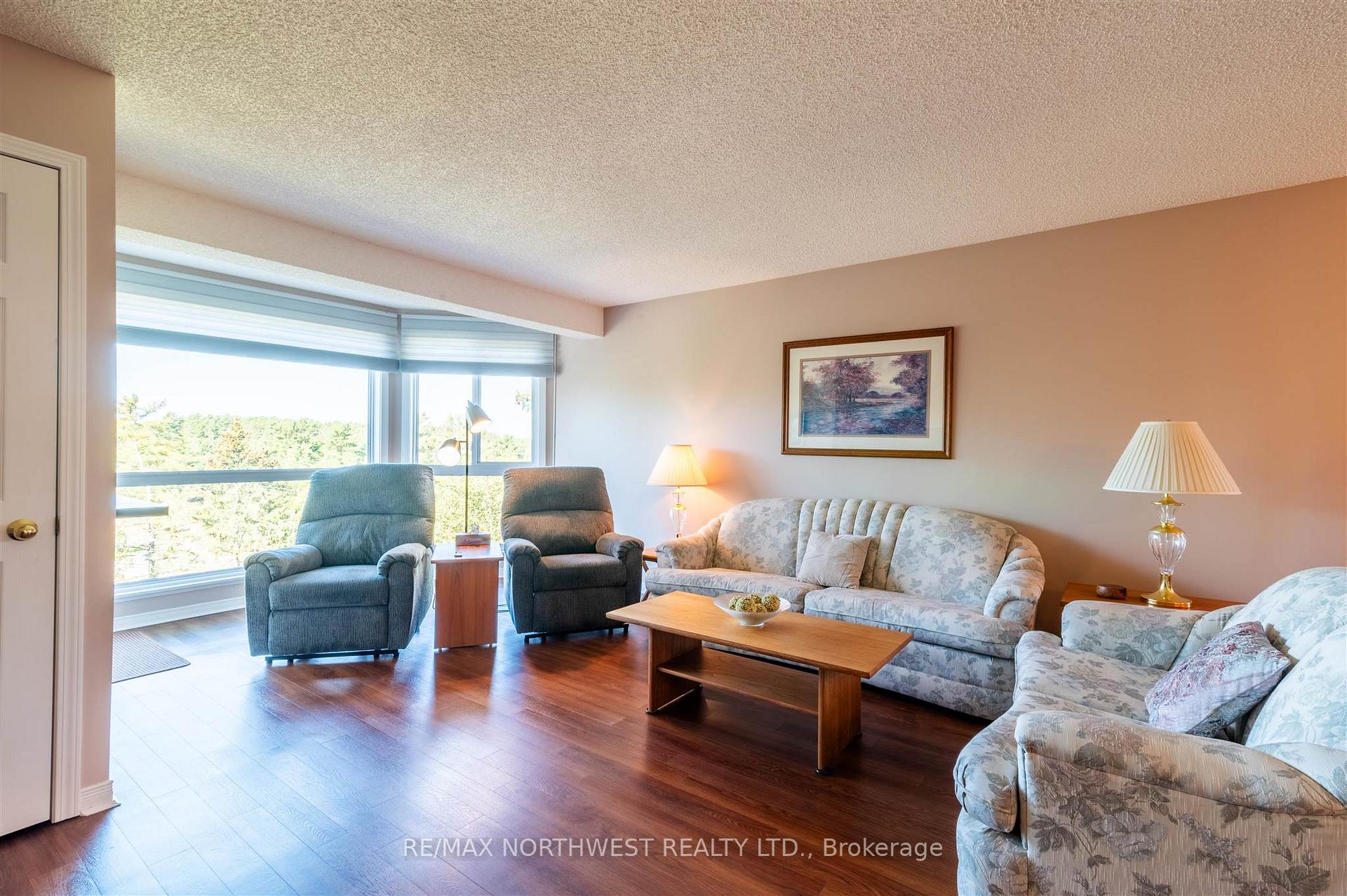 Photo 8 of Unit 302, 471 Lakeview Drive, Kenora, Norman — HOMEH