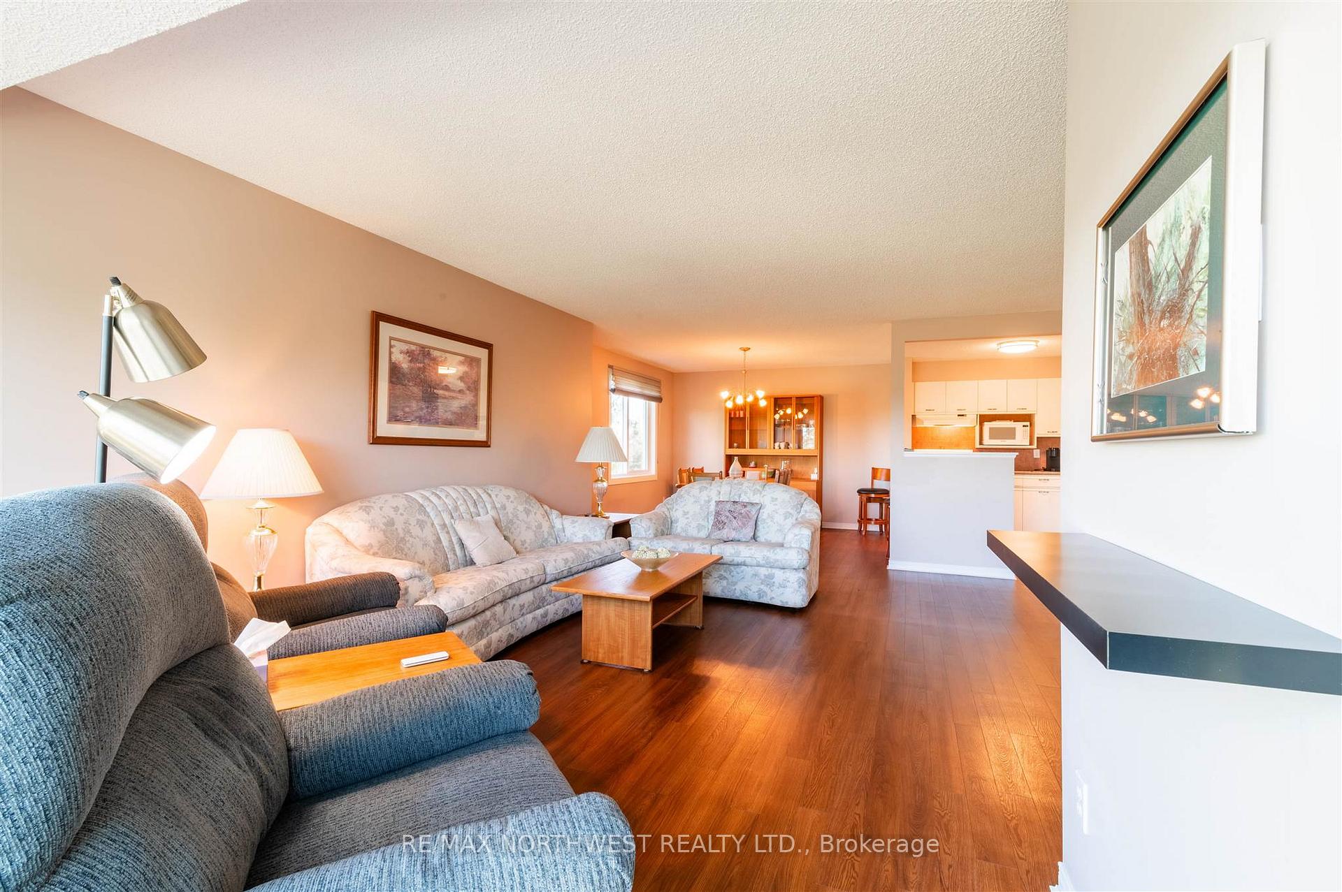 Photo 10 of Unit 302, 471 Lakeview Drive, Kenora, Norman — HOMEH