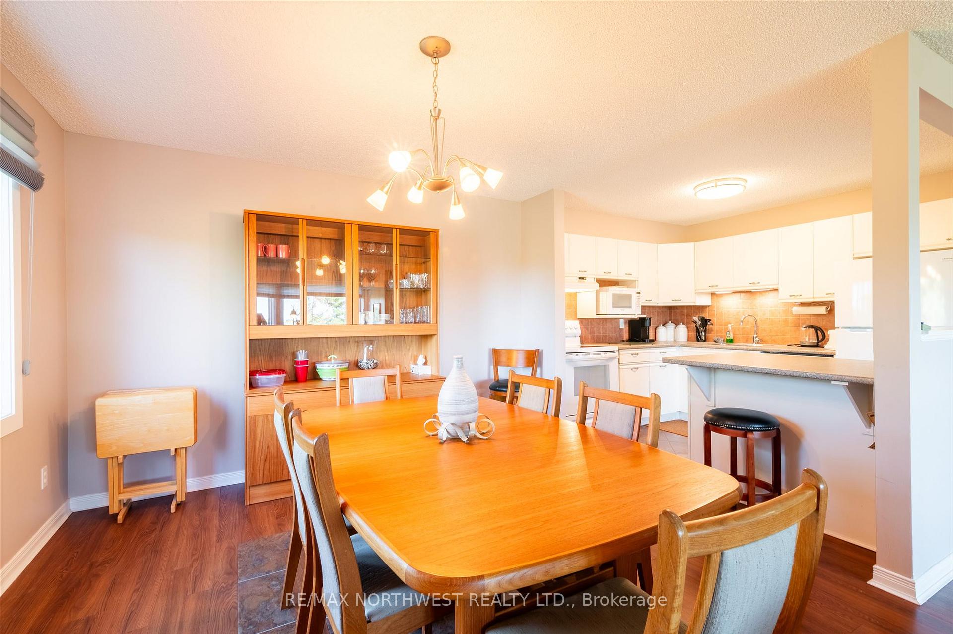 Photo 12 of Unit 302, 471 Lakeview Drive, Kenora, Norman — HOMEH