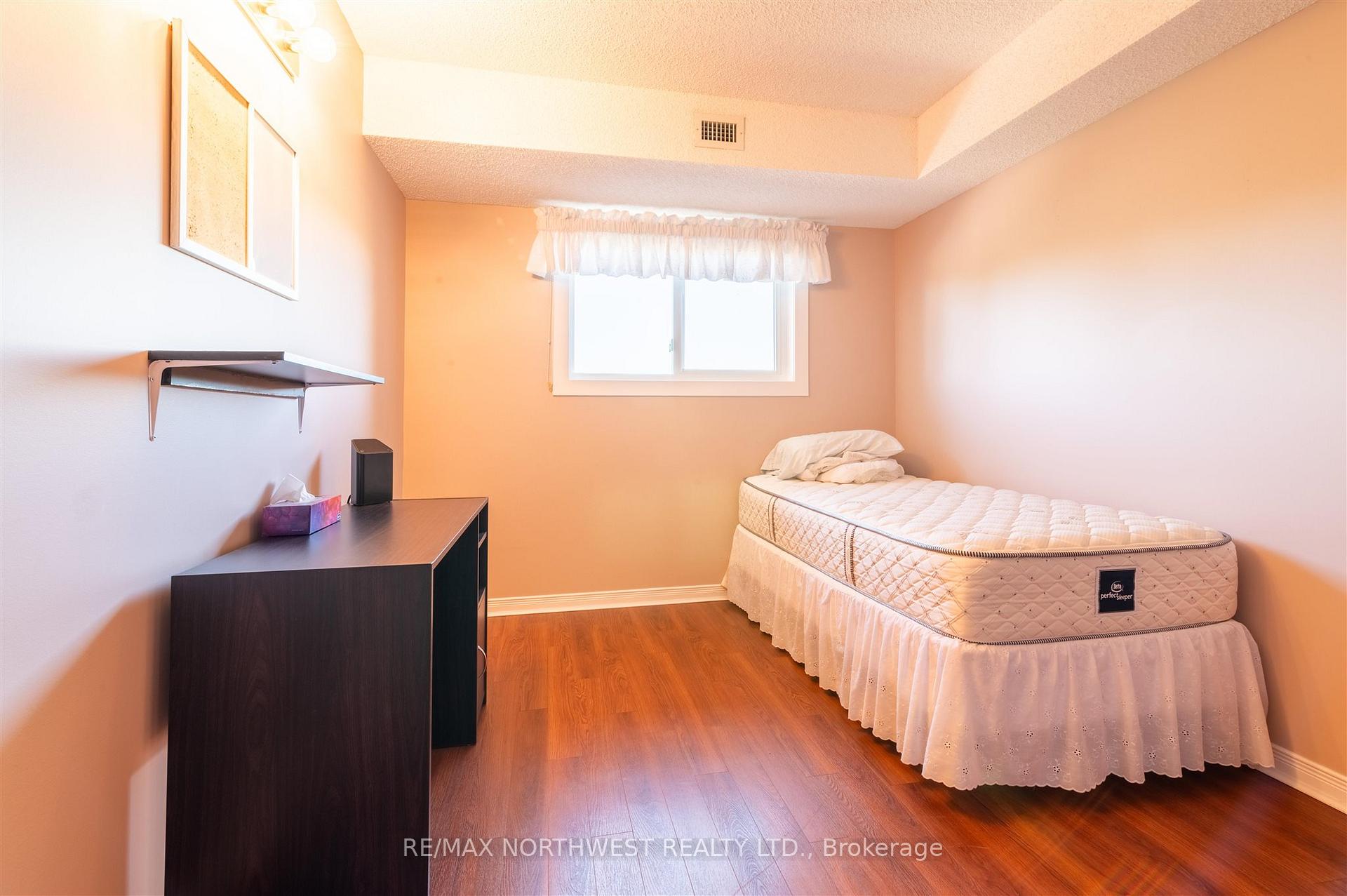 Photo 16 of Unit 302, 471 Lakeview Drive, Kenora, Norman — HOMEH