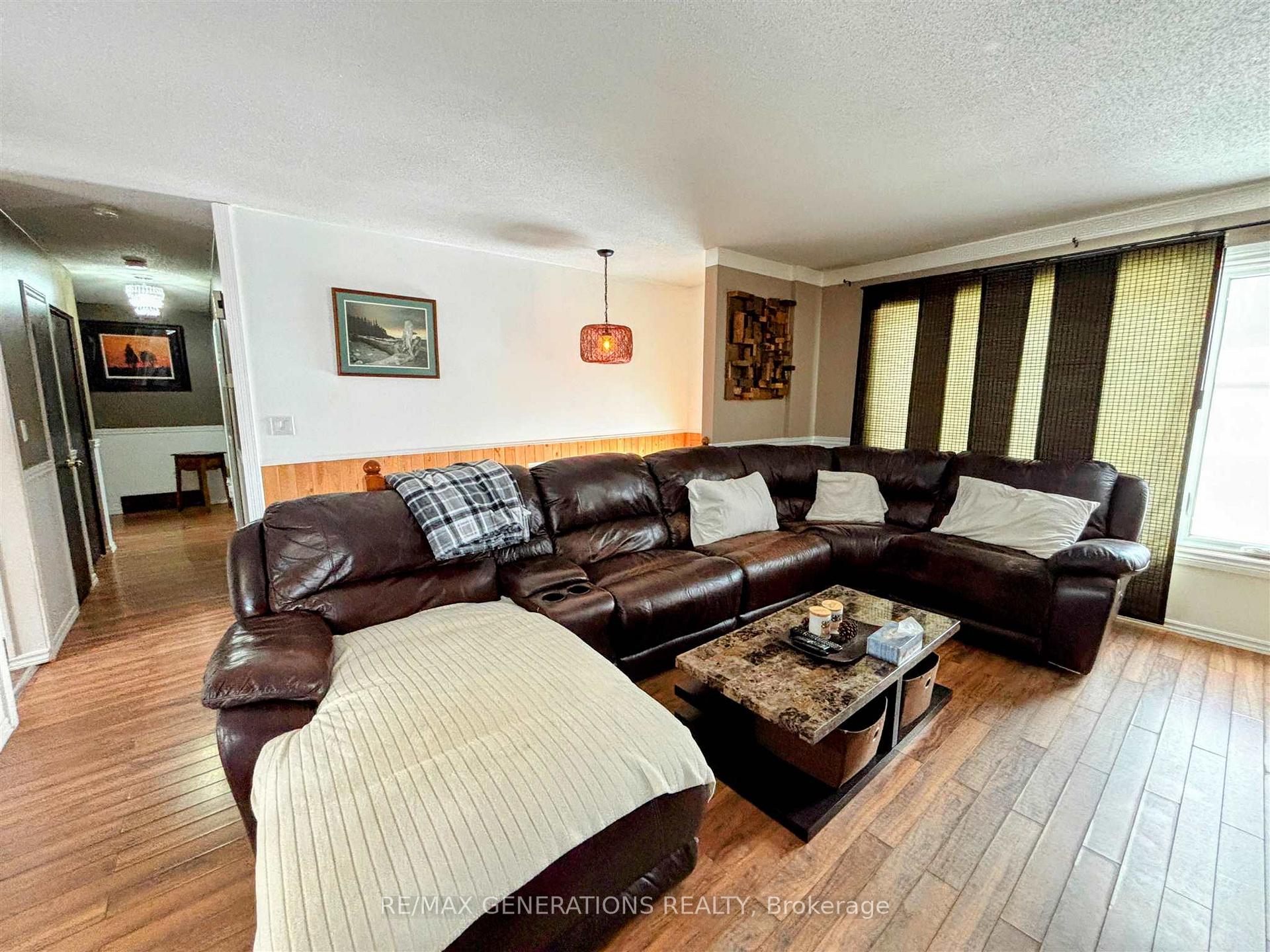 Photo 3 of 27 McFarland Street, Marathon — HOMEH