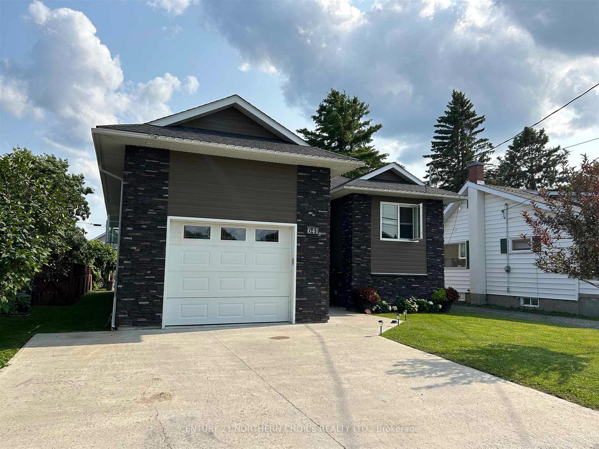 Photo 2 of 641 Second Street, Fort Frances — HOMEH