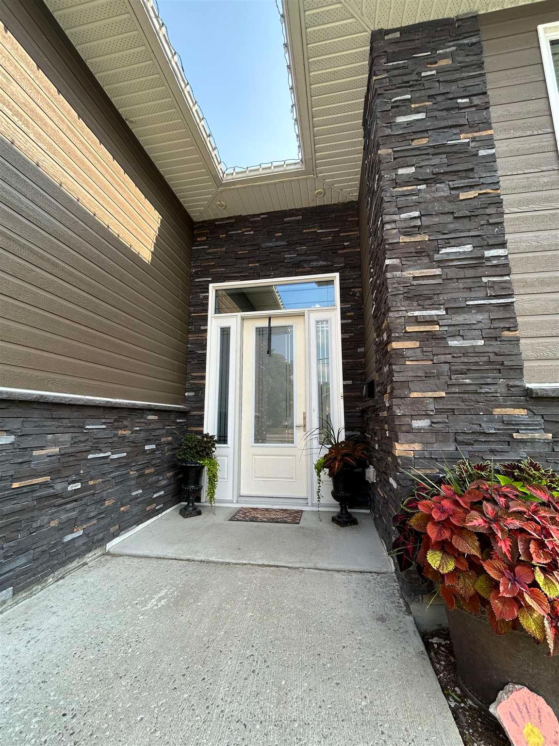 Photo 4 of 641 Second Street, Fort Frances — HOMEH