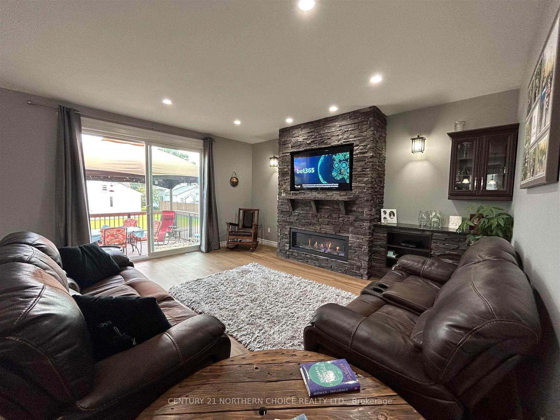Photo 29 of 641 Second Street, Fort Frances — HOMEH