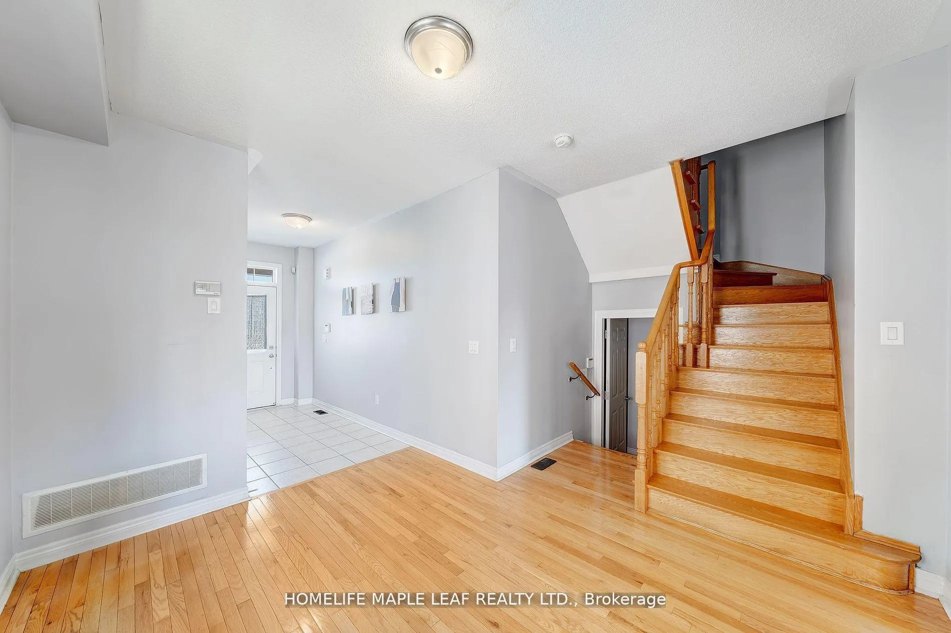 Photo 5 of 56 Pomell Trail, Brampton, Bram East — HOMEH