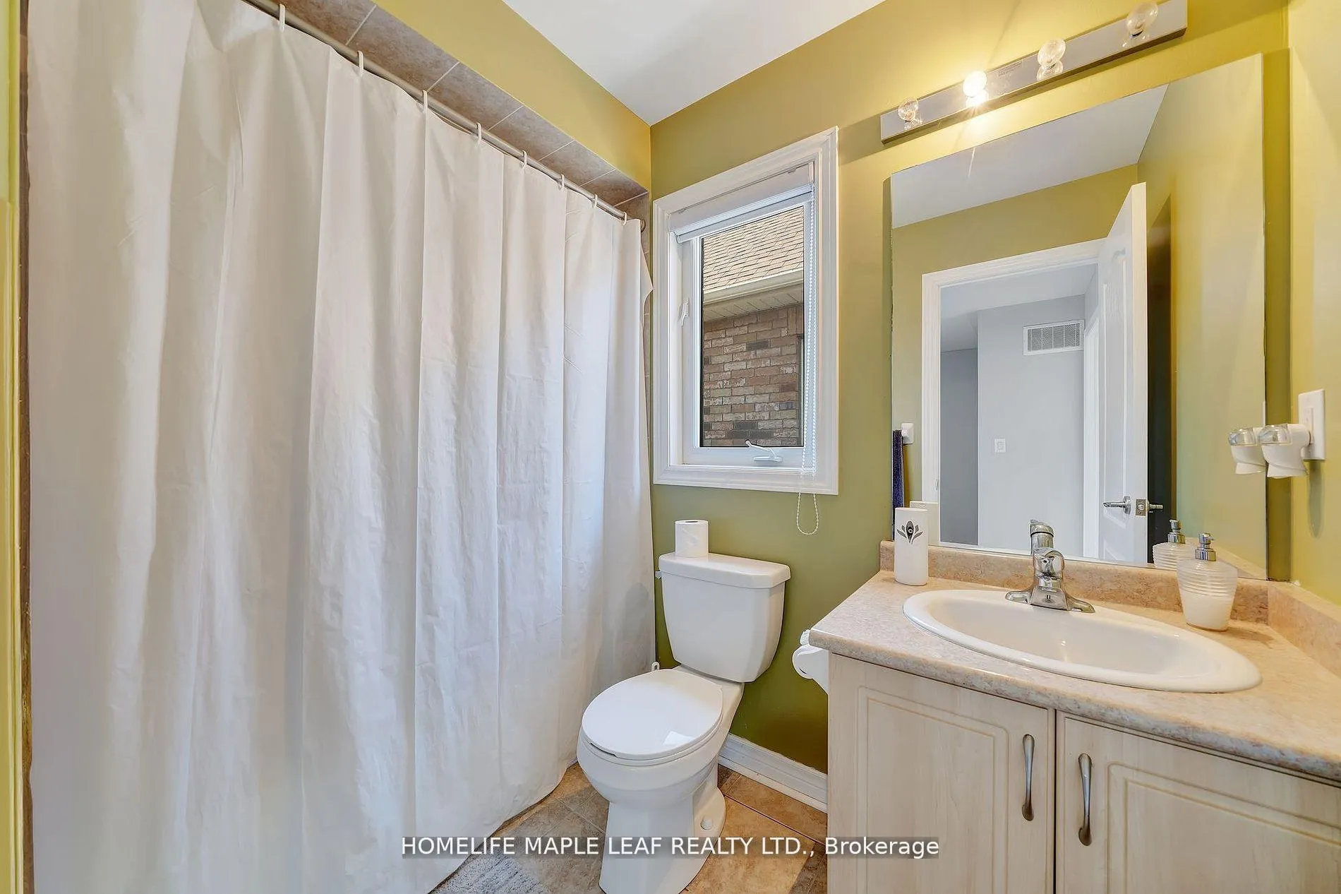 Photo 17 of 56 Pomell Trail, Brampton, Bram East — HOMEH
