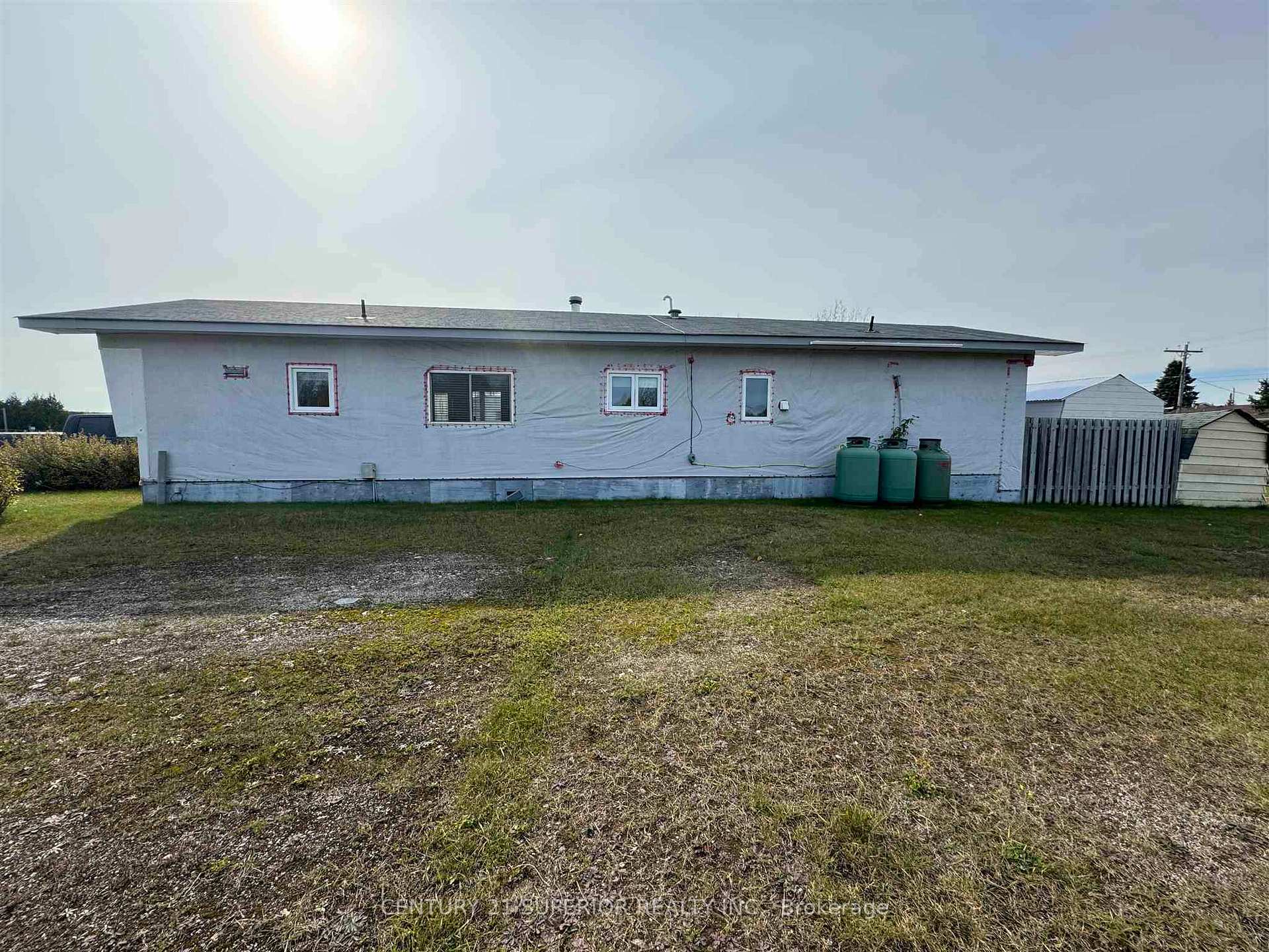 Photo 3 of 35 Beaver Ave, Manitouwadge — HOMEH