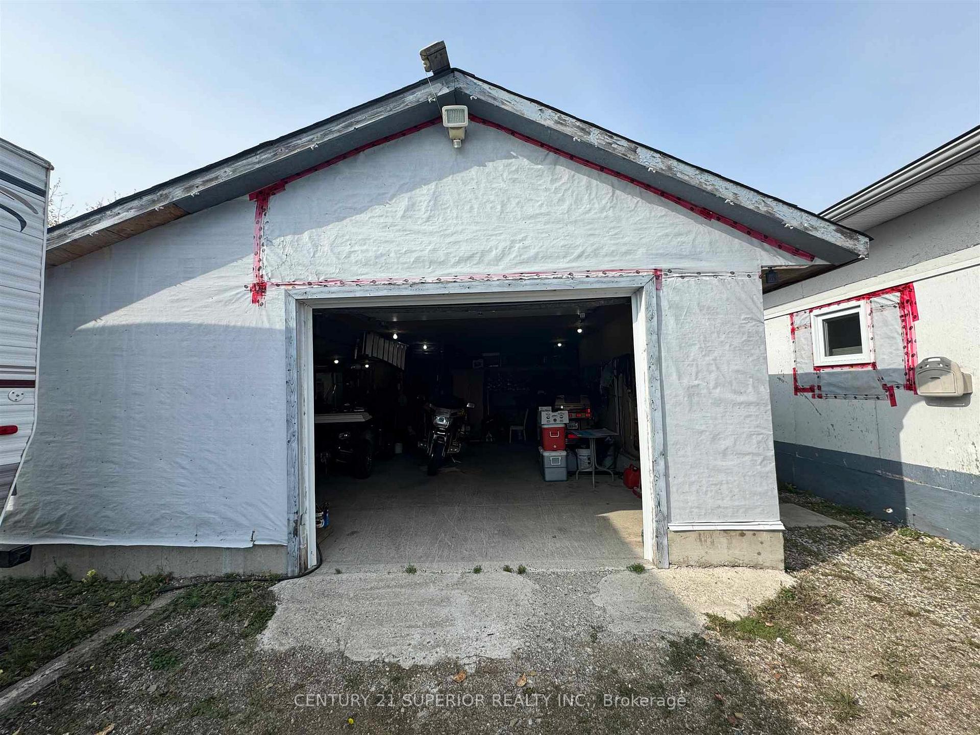 Photo 4 of 35 Beaver Ave, Manitouwadge — HOMEH