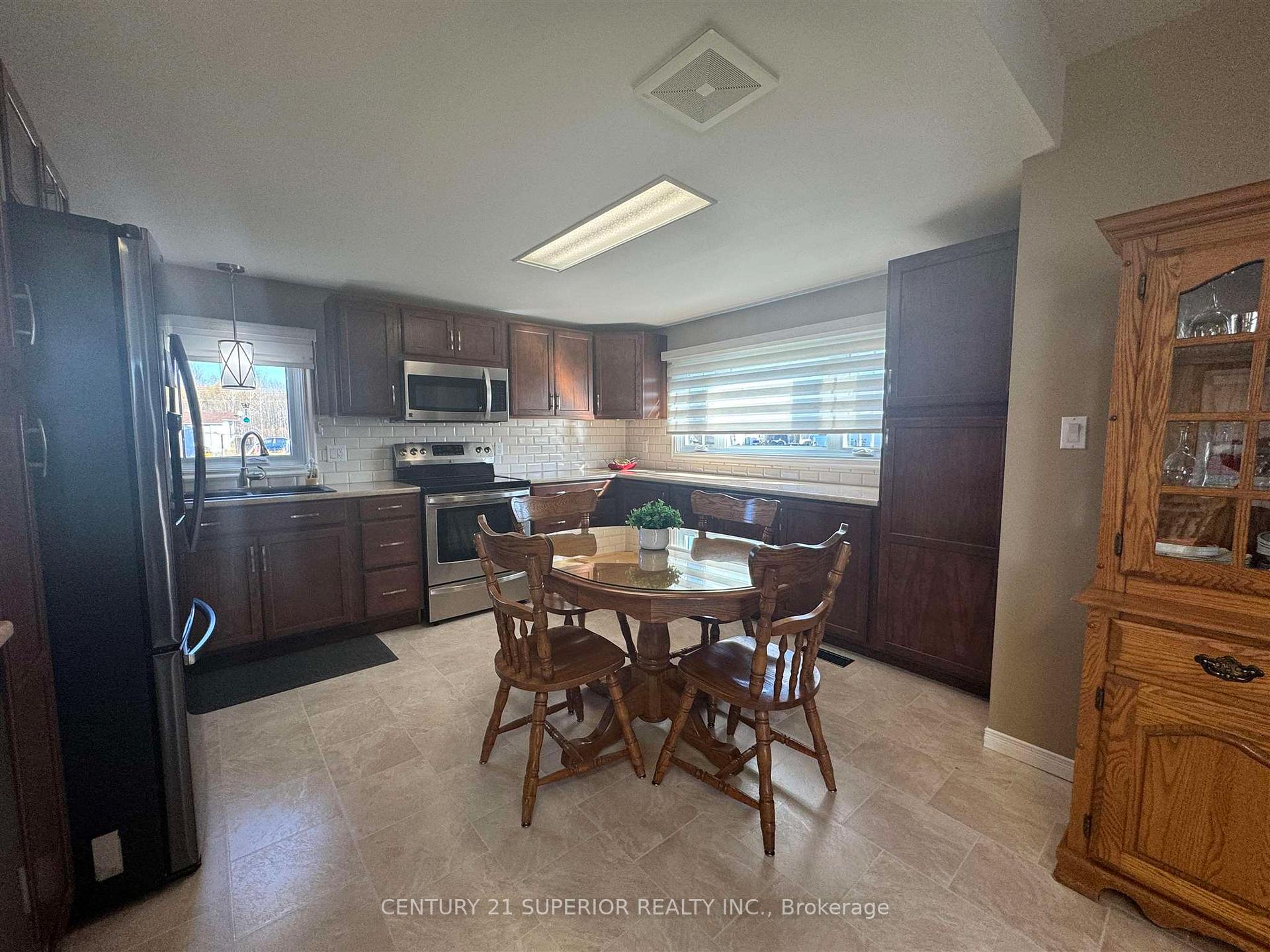 Photo 9 of 35 Beaver Ave, Manitouwadge — HOMEH