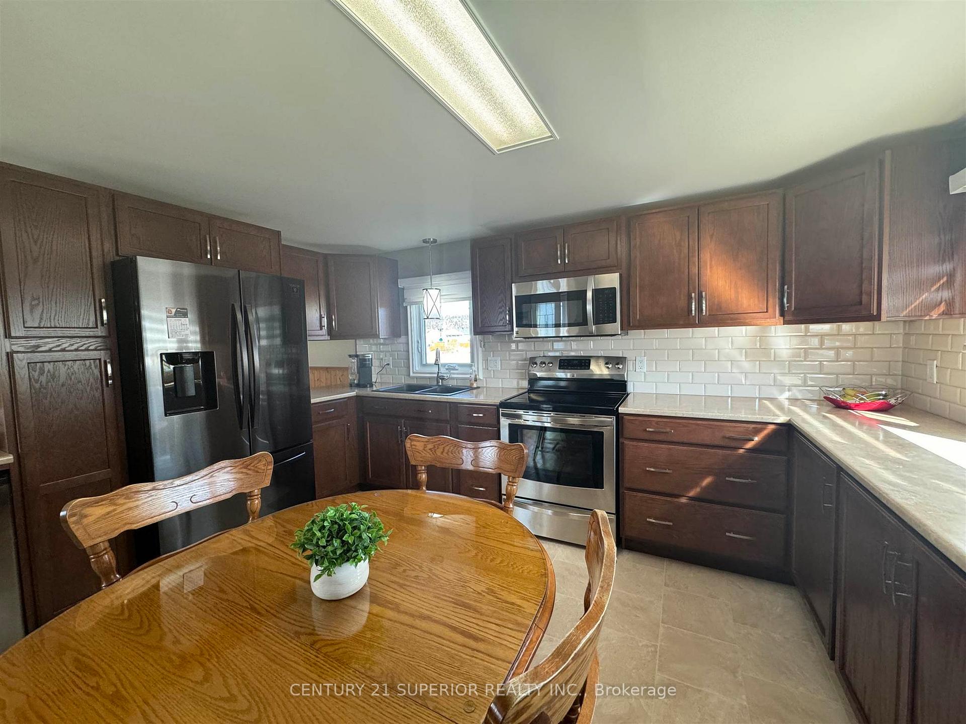 Photo 11 of 35 Beaver Ave, Manitouwadge — HOMEH